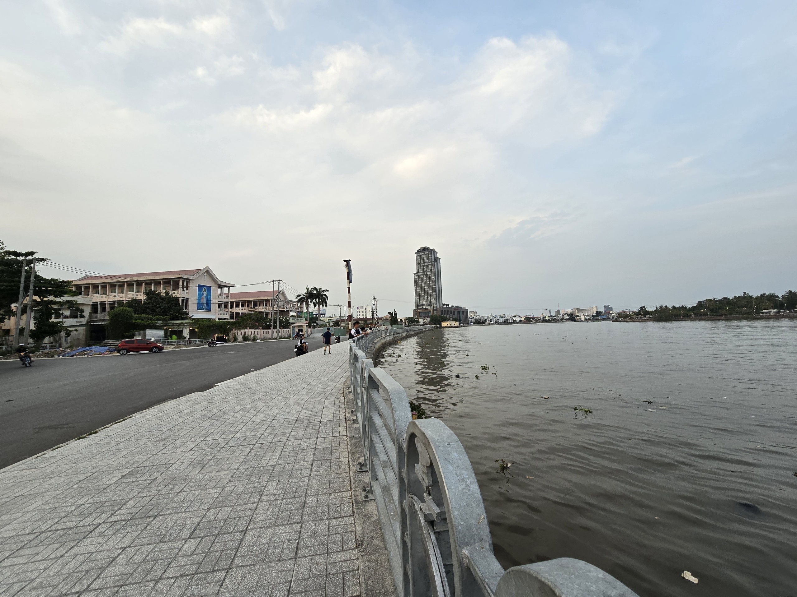 Bờ k&egrave; v&agrave; con đường thay đổi bộ mặt đ&ocirc; thị Cần Thơ- Ảnh 6.