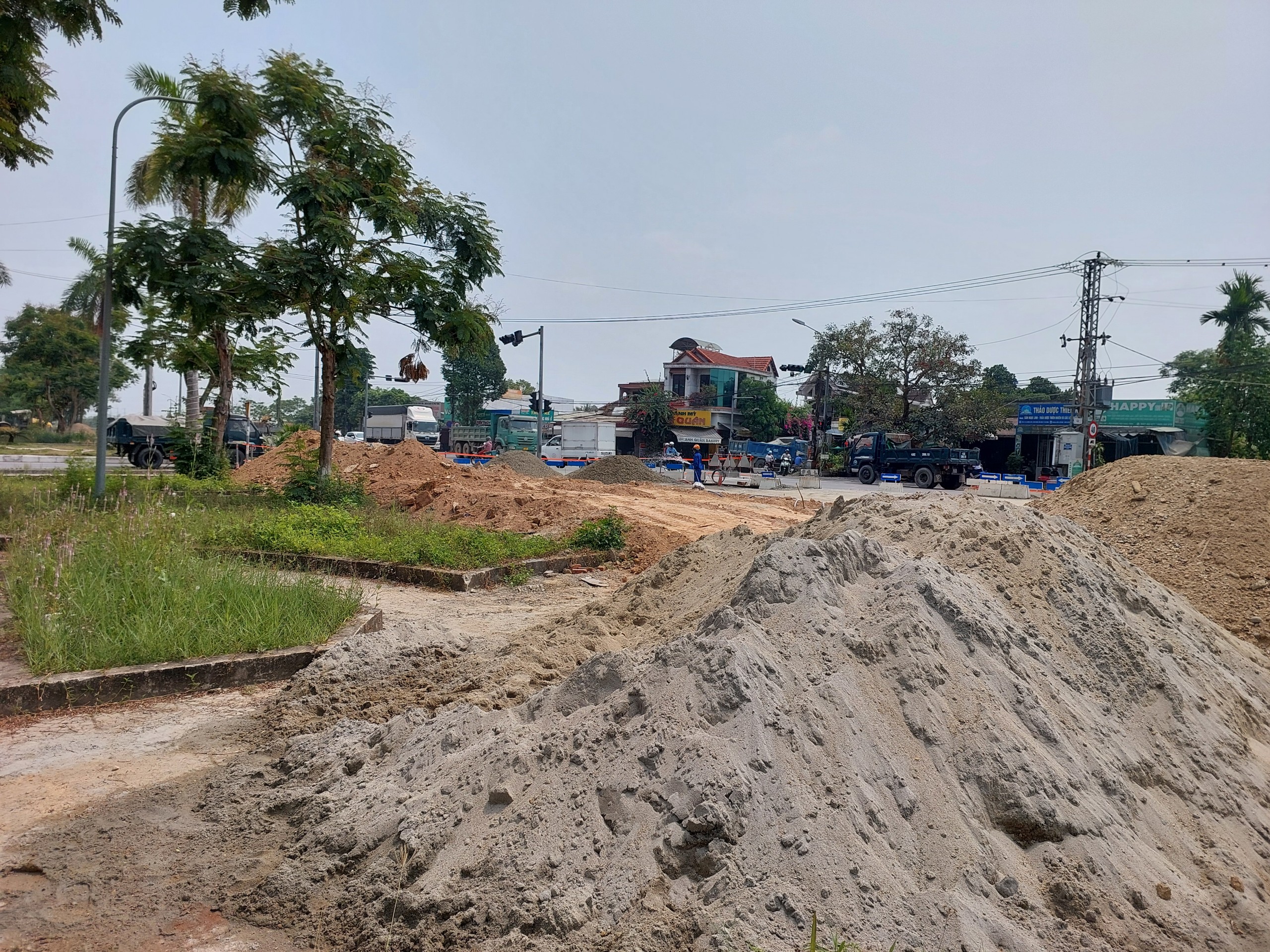 Đ&agrave; Nẵng: Kh&oacute; vận động b&agrave;n giao mặt bằng mở rộng QL14B- Ảnh 8.