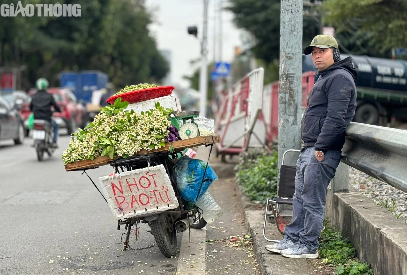 Hoa bưởi đầu mùa giá 500.000 đồng/kg- Ảnh 1. Hoa bưởi đầu mùa giá 500.000 đồng/kg- Ảnh 1.