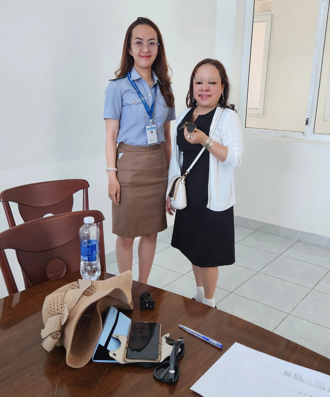 Cầm nhầm k&iacute;nh ở s&acirc;n bay, người đ&agrave;n &ocirc;ng bị phạt 8,5 triệu- Ảnh 2.