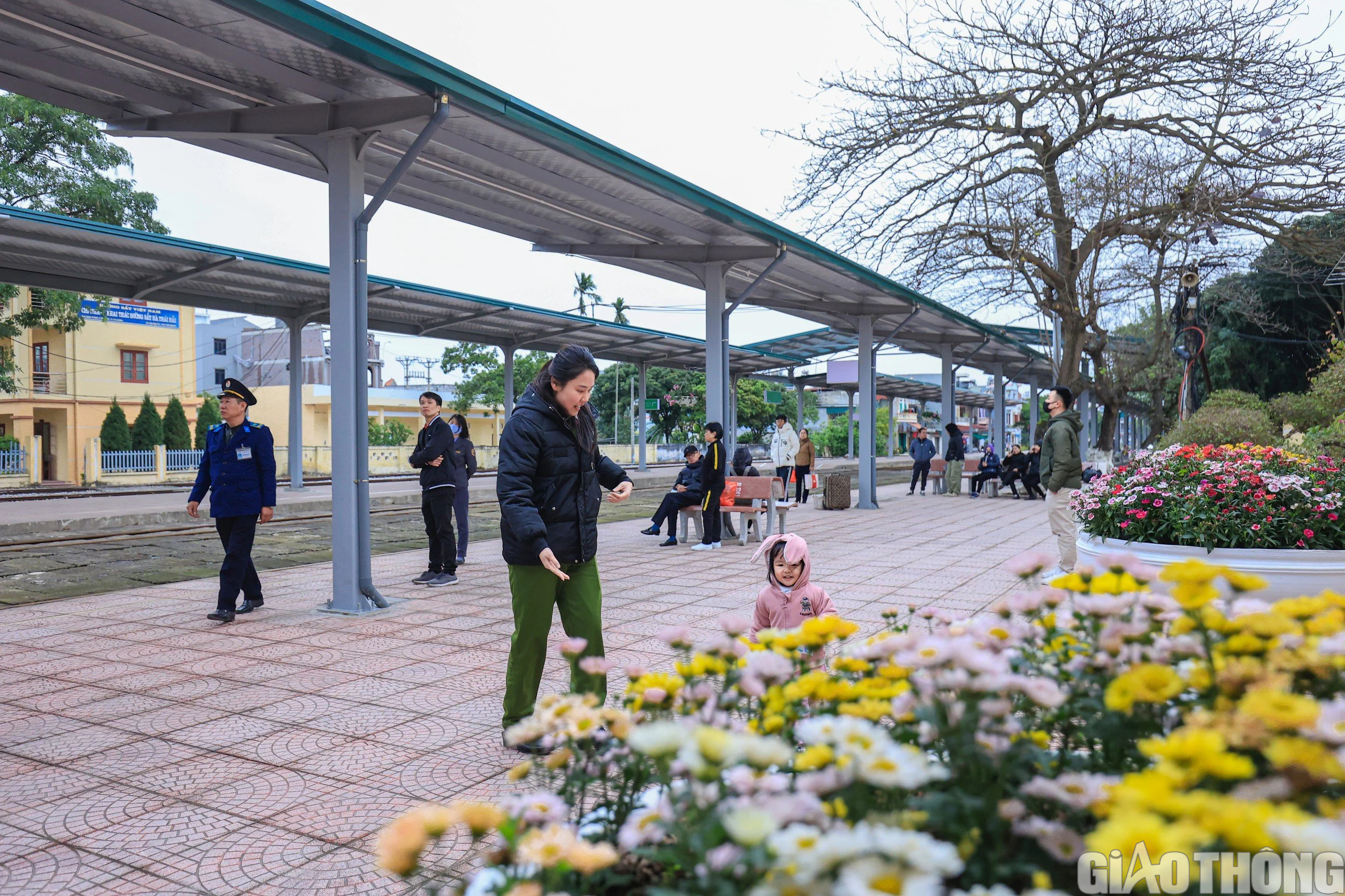 Cận cảnh nh&agrave; ga 