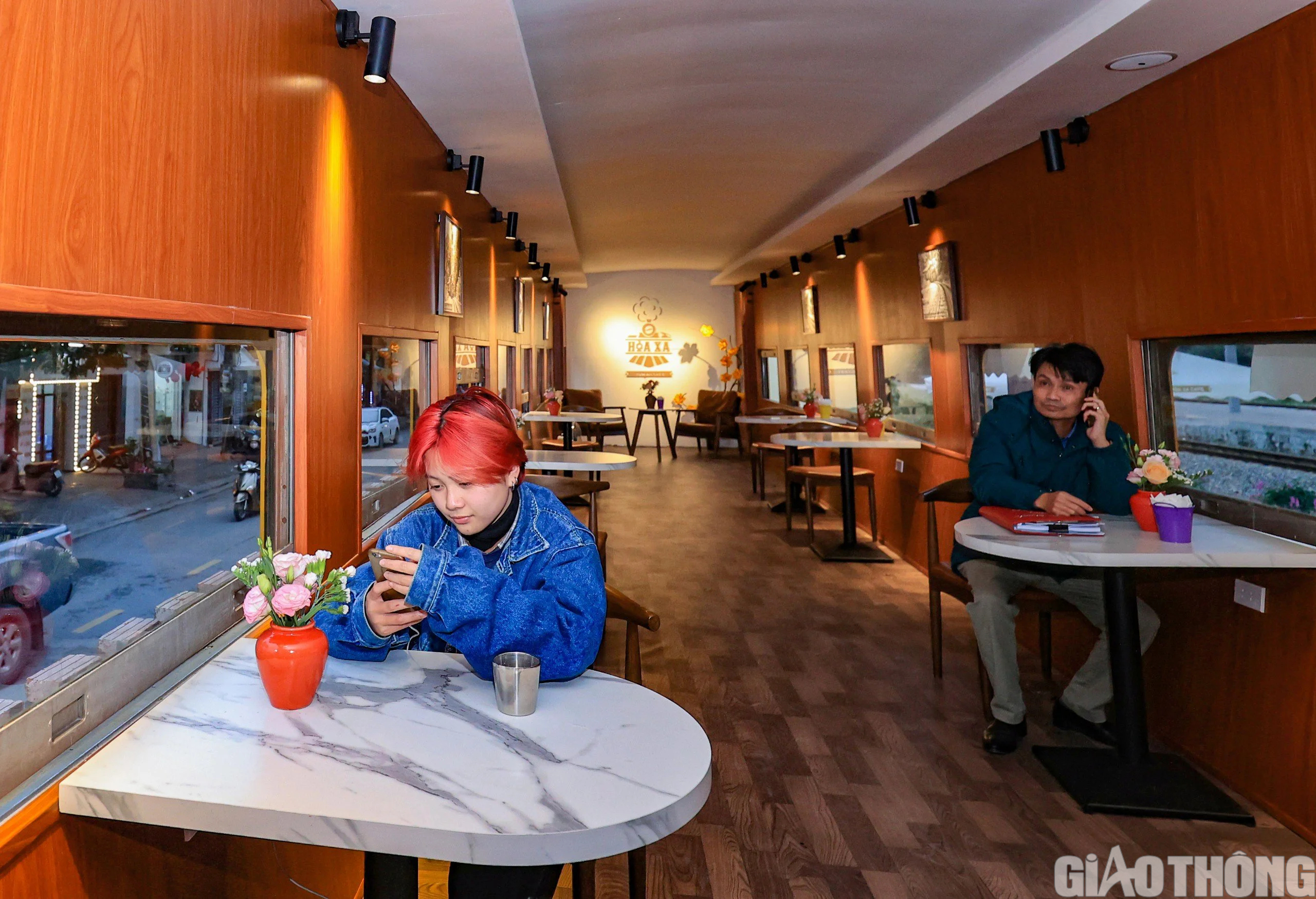 Cận cảnh nh&agrave; ga 