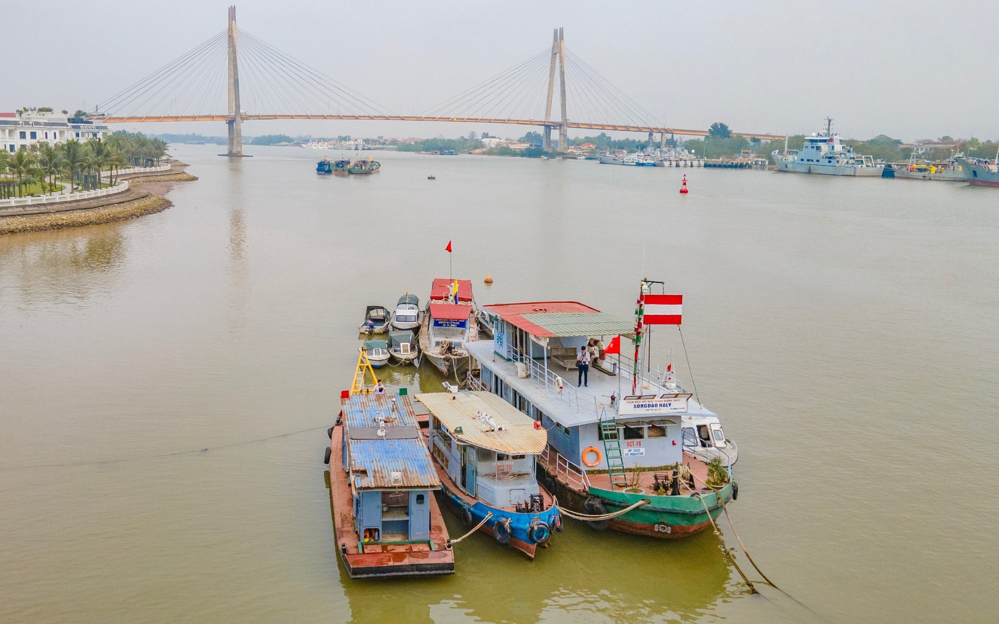 Trạm điều tiết giao thông giữa 'yết hầu' đường thủy nội địa miền Bắc