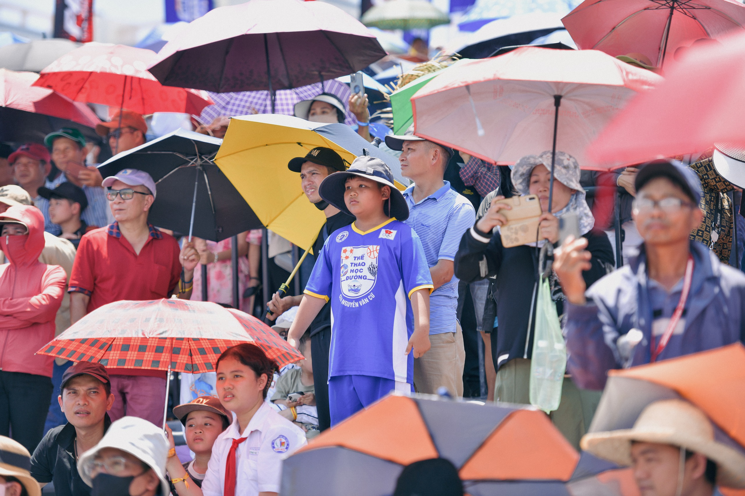 Người d&acirc;n B&igrave;nh Định th&iacute;ch th&uacute; những m&agrave;n biểu diễn đặc biệt ng&agrave;y cuối tuần- Ảnh 3.