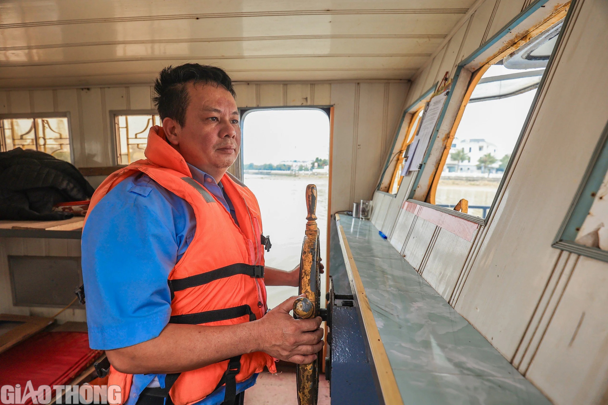 Kh&aacute;m ph&aacute; trạm điều tiết giao th&ocirc;ng giữa 