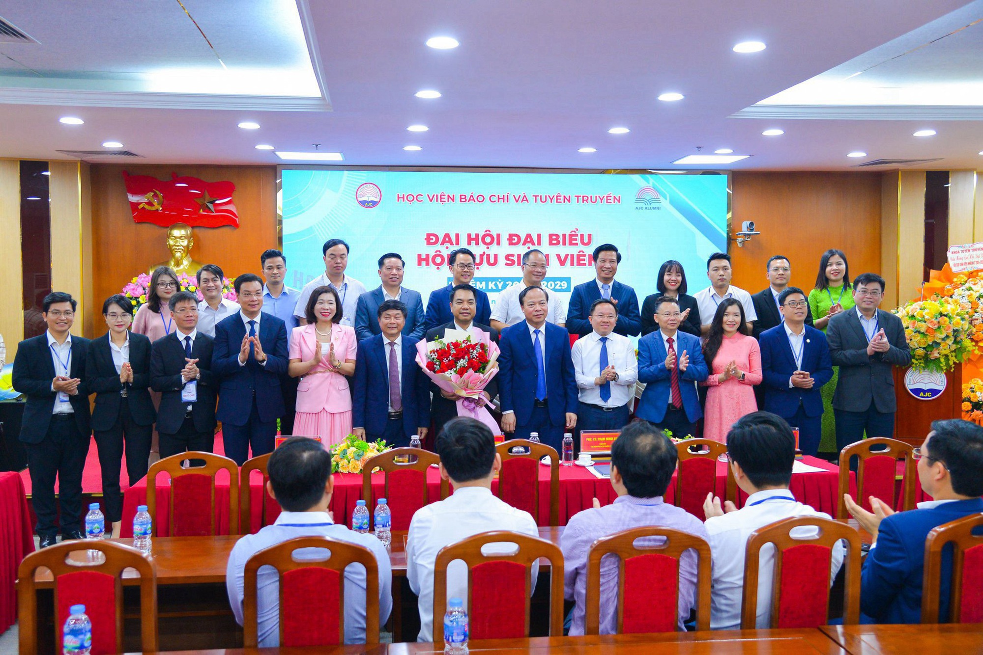 Ra mắt Ban chấp h&agrave;nh Hội Cựu sinh vi&ecirc;n Học viện B&aacute;o ch&iacute; v&agrave; Tuy&ecirc;n truyền- Ảnh 1.