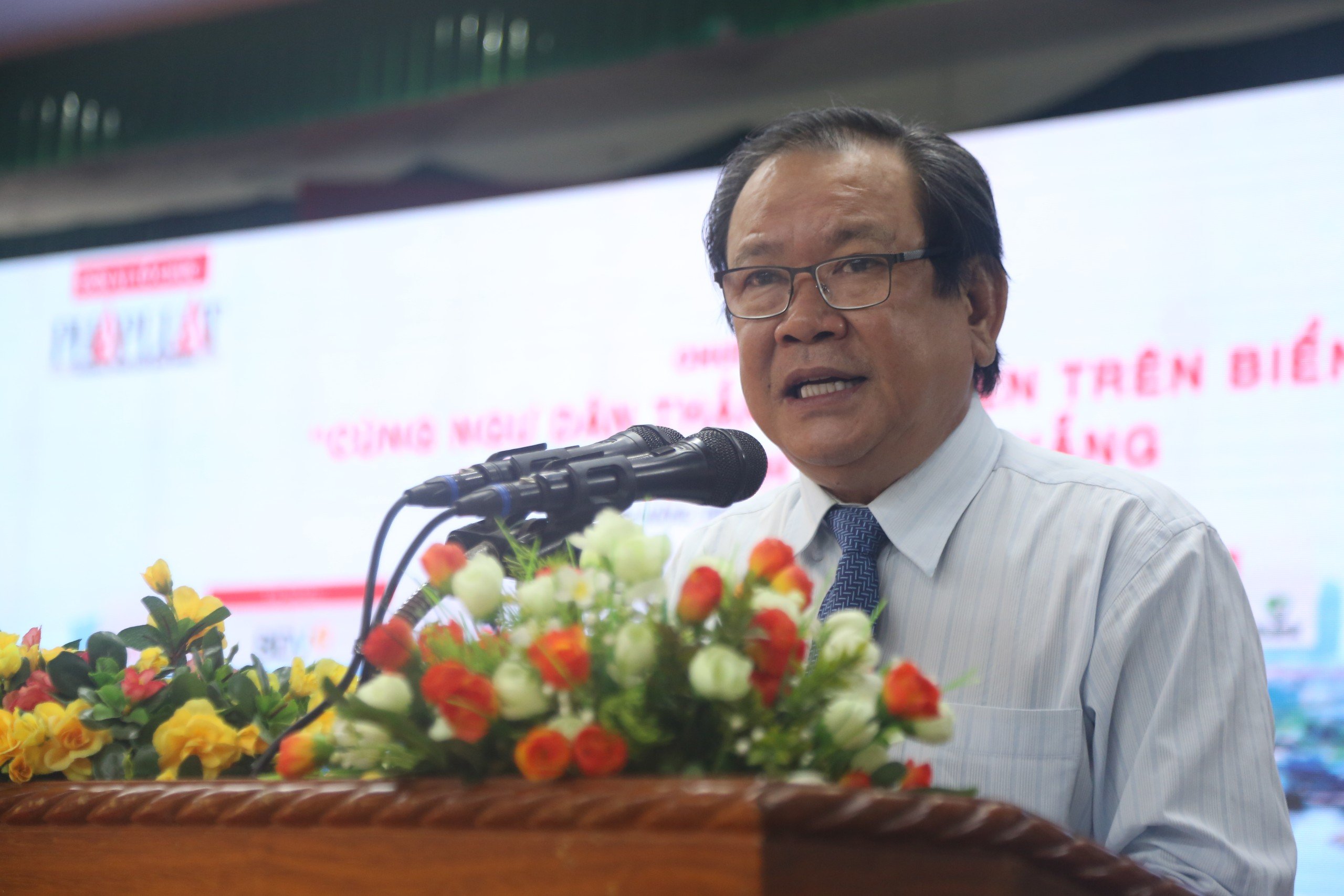 Tiếp sức ngư d&acirc;n vươn khơi b&aacute;m biển- Ảnh 2.