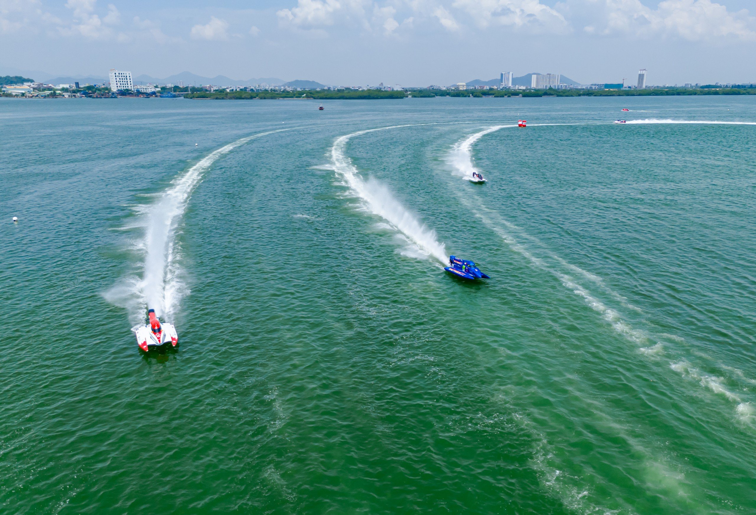 Người d&acirc;n B&igrave;nh Định th&iacute;ch th&uacute; những m&agrave;n biểu diễn đặc biệt ng&agrave;y cuối tuần- Ảnh 6.