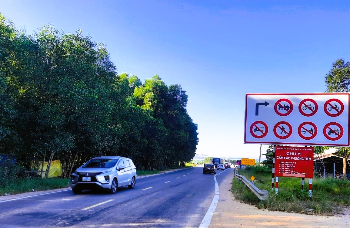 Xe kh&aacute;ch tr&ecirc;n 30 chỗ, xe tải nặng kh&ocirc;ng v&agrave;o cao tốc Cam Lộ - La Sơn, đi theo QL1 thế n&agrave;o?- Ảnh 7.