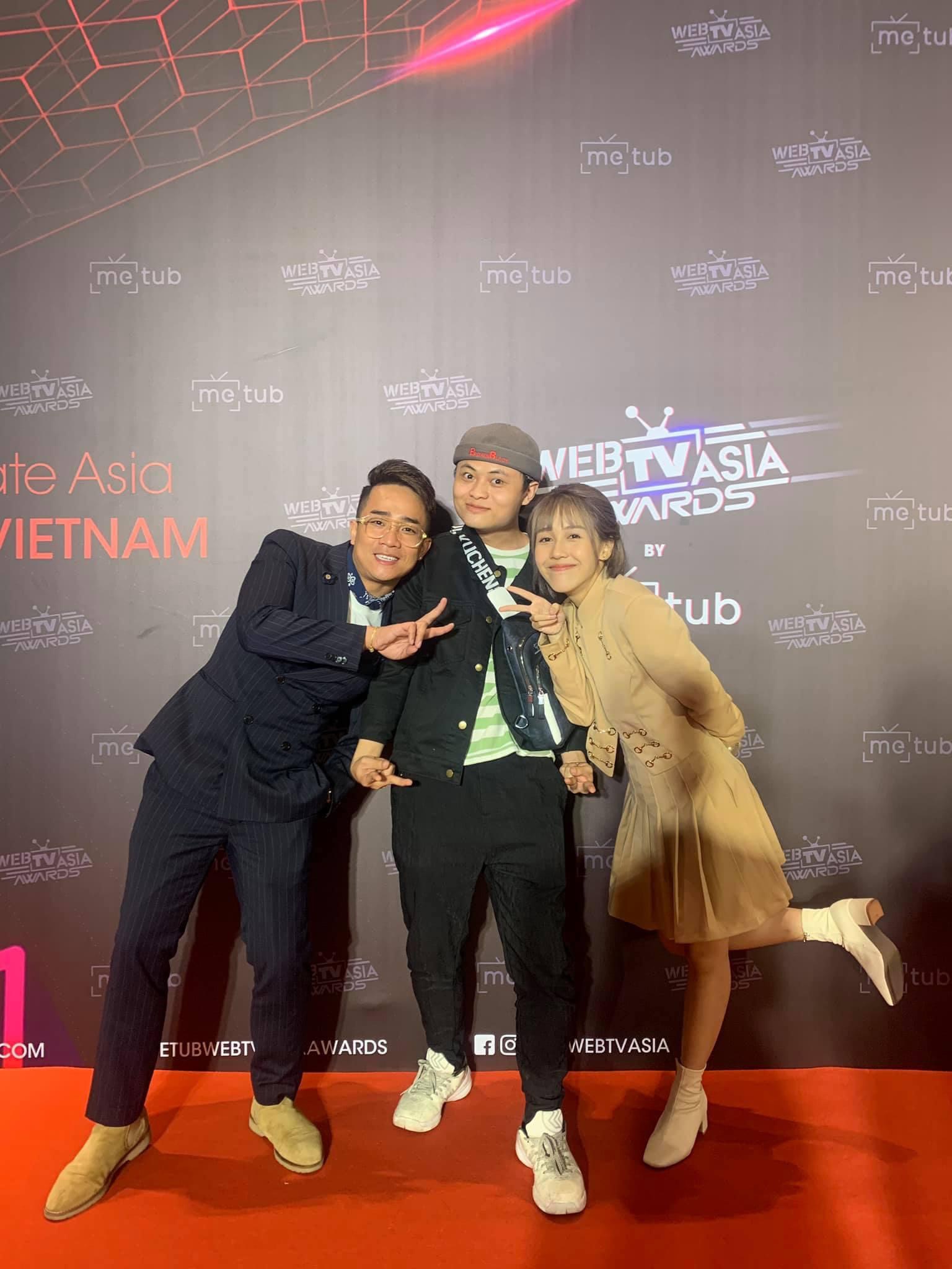 Diễn vi&ecirc;n h&agrave;i Long H&aacute;ch: Nh&igrave;n 