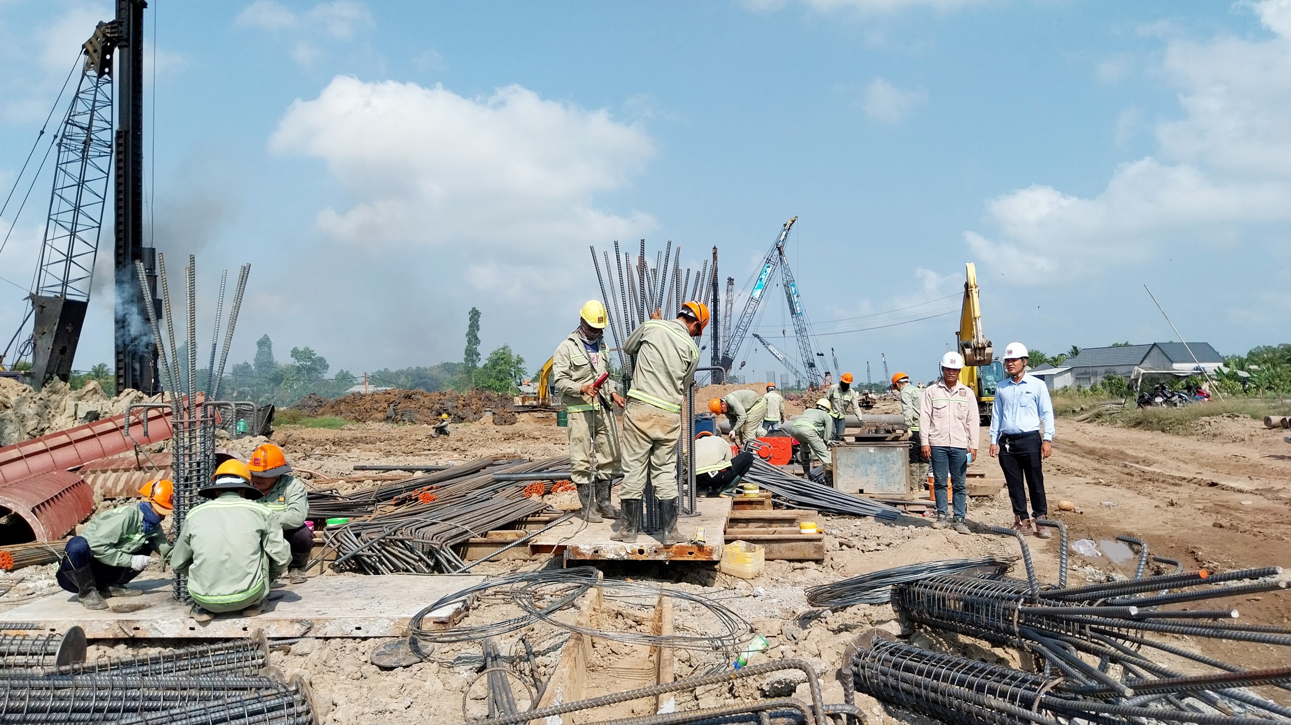 Cao tốc Cao L&atilde;nh - An Hữu thi c&ocirc;ng thế n&agrave;o khi thiếu c&aacute;t?- Ảnh 1.