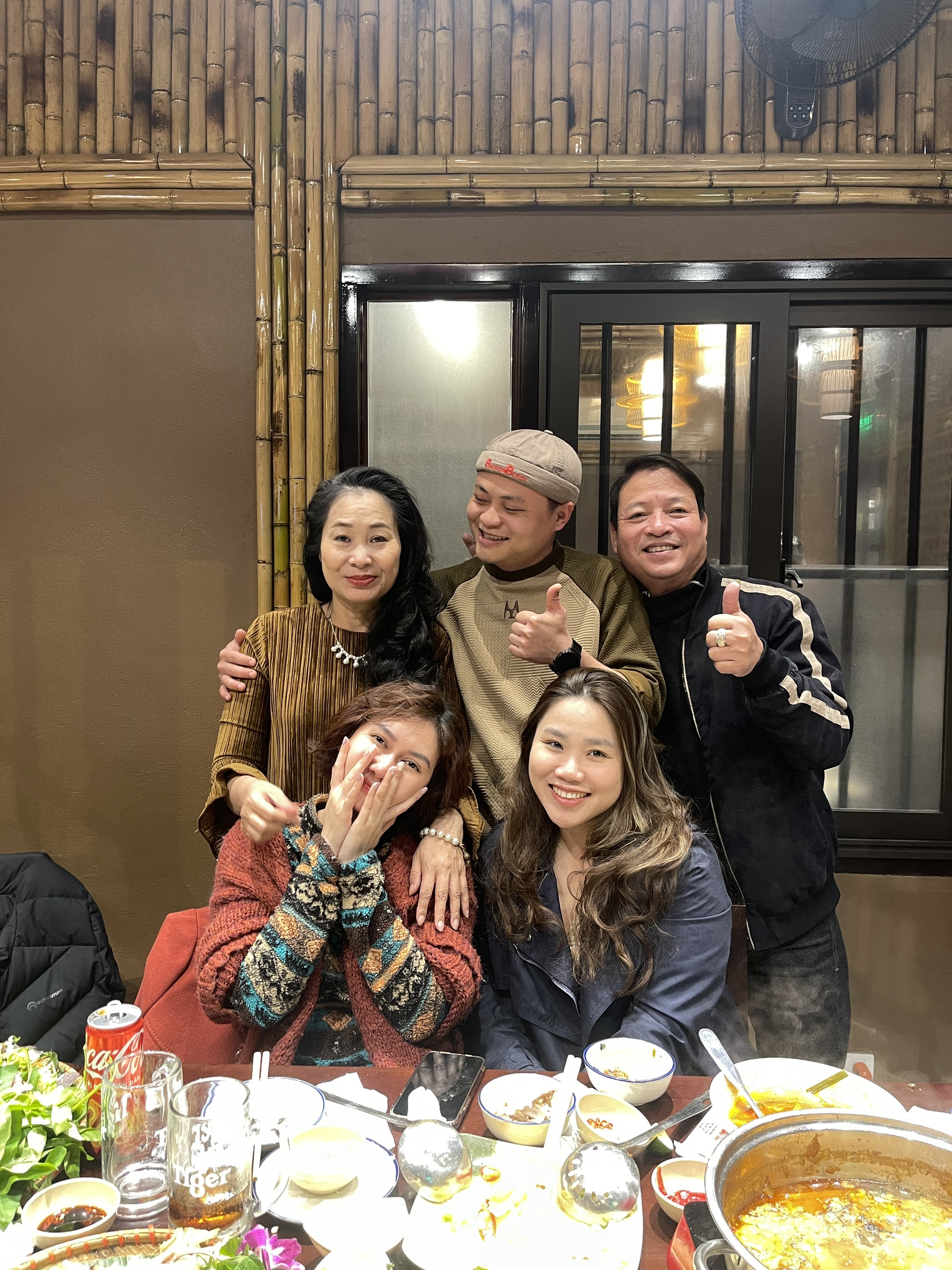 Long Hách và &ecirc; k&iacute;p làm phim