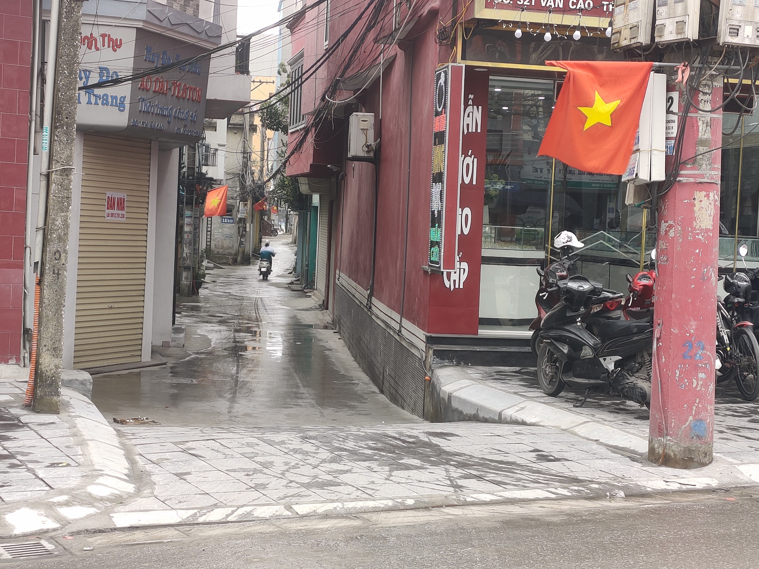 Nam Định: Khắc phục bất cập tại dự án chỉnh trang đô thị sau phản ánh của Báo Giao thông- Ảnh 2. Nam Định: Khắc phục bất cập tại dự án chỉnh trang đô thị sau phản ánh của Báo Giao thông- Ảnh 2.