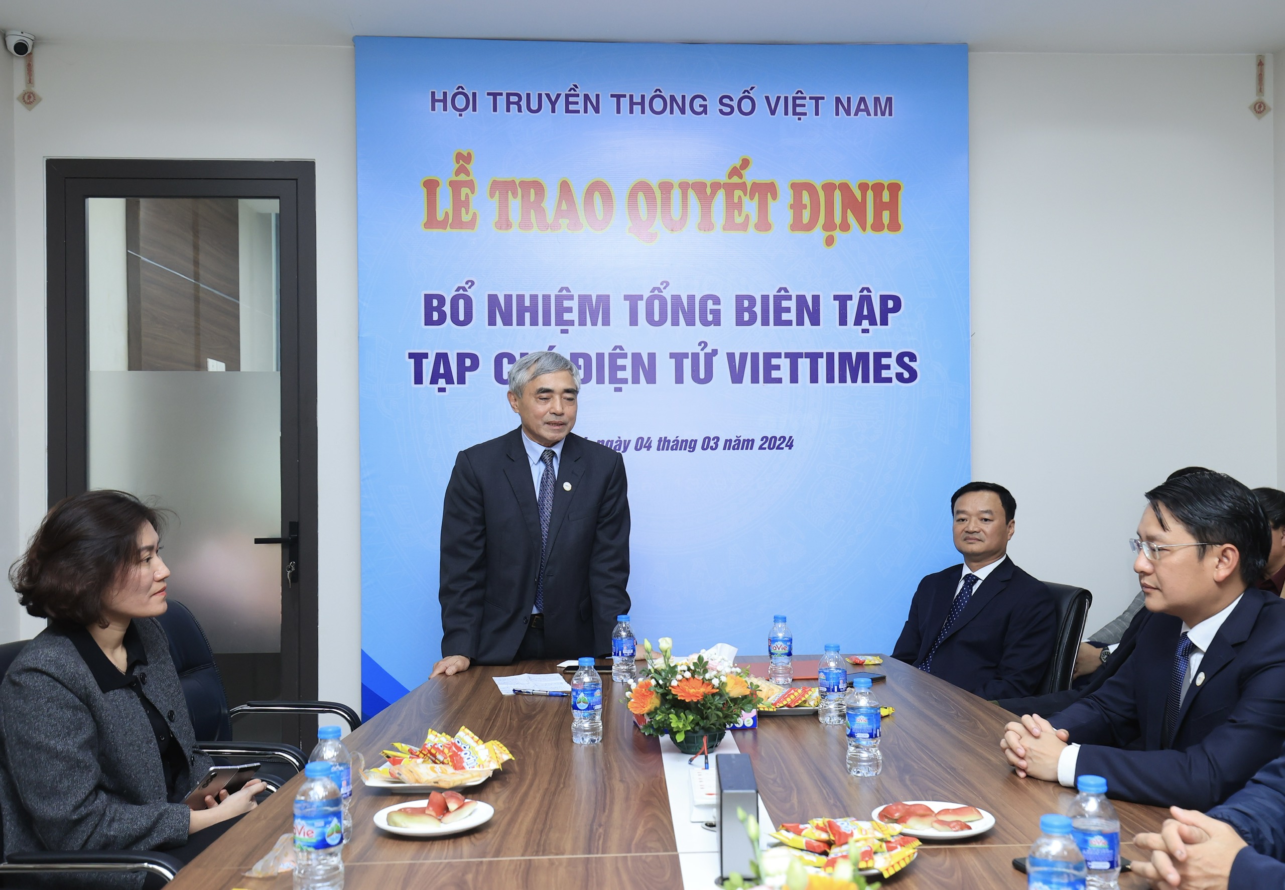 &Ocirc;ng Nguyễn B&aacute; Ki&ecirc;n l&agrave;m Tổng bi&ecirc;n tập Tạp ch&iacute; điện tử Viettimes- Ảnh 4.