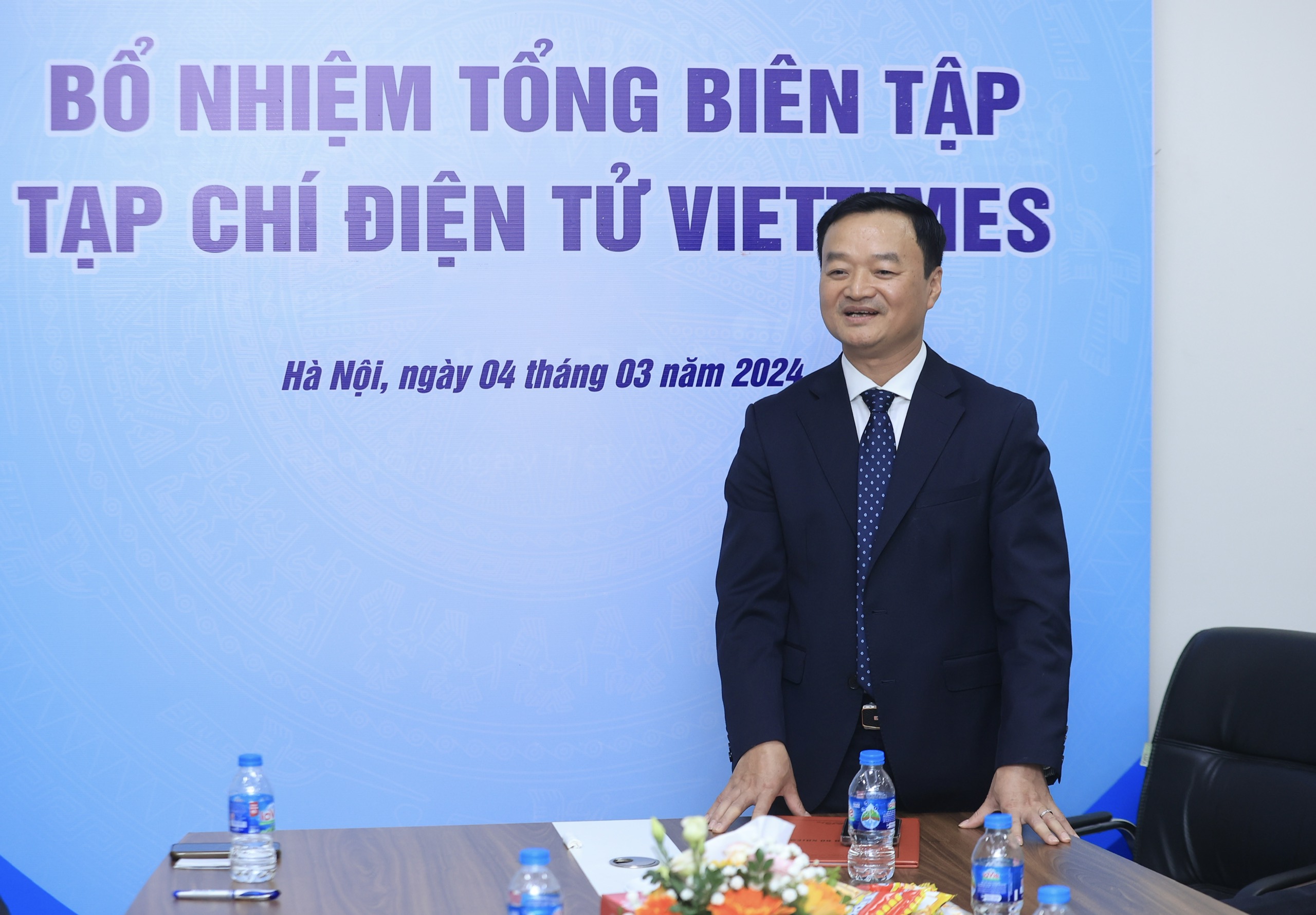 &Ocirc;ng Nguyễn B&aacute; Ki&ecirc;n l&agrave;m Tổng bi&ecirc;n tập Tạp ch&iacute; điện tử Viettimes- Ảnh 5.