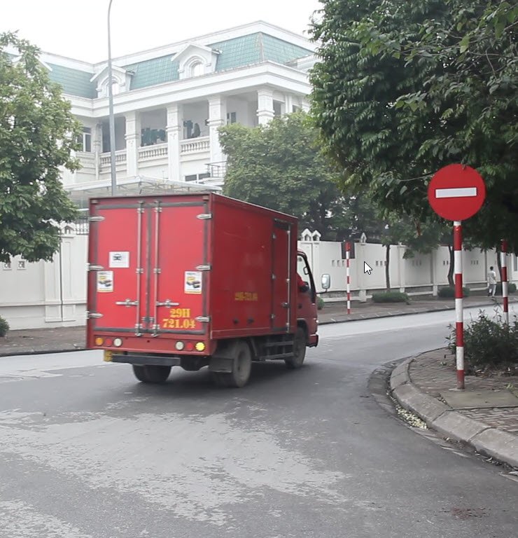 Thản nhi&ecirc;n đi v&agrave;o đường ngược chiều, nhiều l&aacute;i xe đổ lỗi cho Google Maps- Ảnh 1.