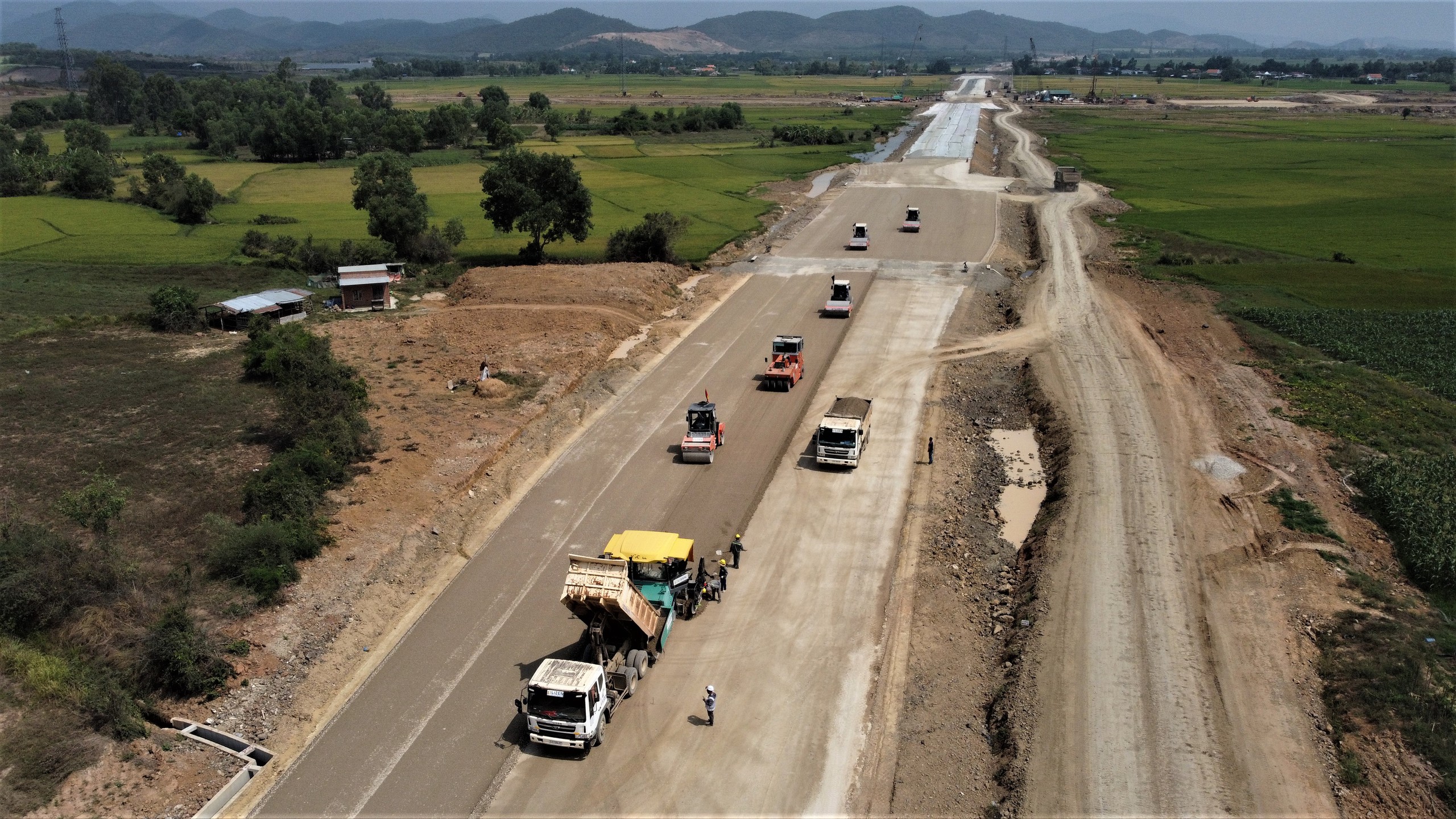 Bộ trưởng Nguyễn Văn Thắng: Ho&agrave;n th&agrave;nh nhanh cao tốc, rộng cửa cho địa phương ph&aacute;t triển- Ảnh 8.