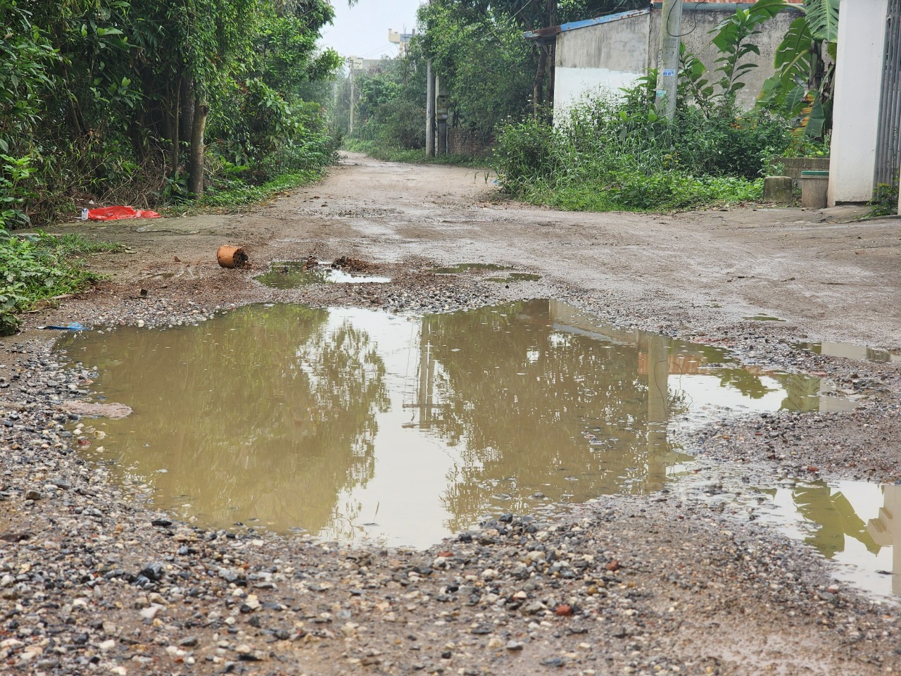 Nam Định: Đường hư hỏng nặng, dân lo lắng mỗi khi phải đi qua- Ảnh 5. Nam Định: Đường hư hỏng nặng, dân lo lắng mỗi khi phải đi qua- Ảnh 5.