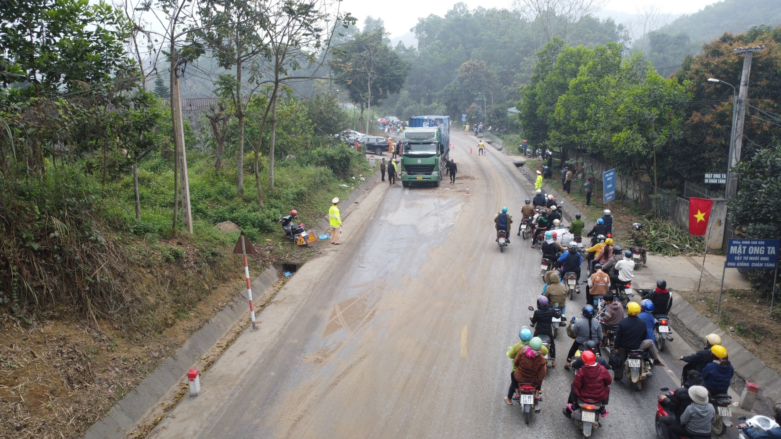 Hiện trường vụ tai nạn 5 người chết tr&ecirc;n QL2 qua Tuy&ecirc;n Quang- Ảnh 12.