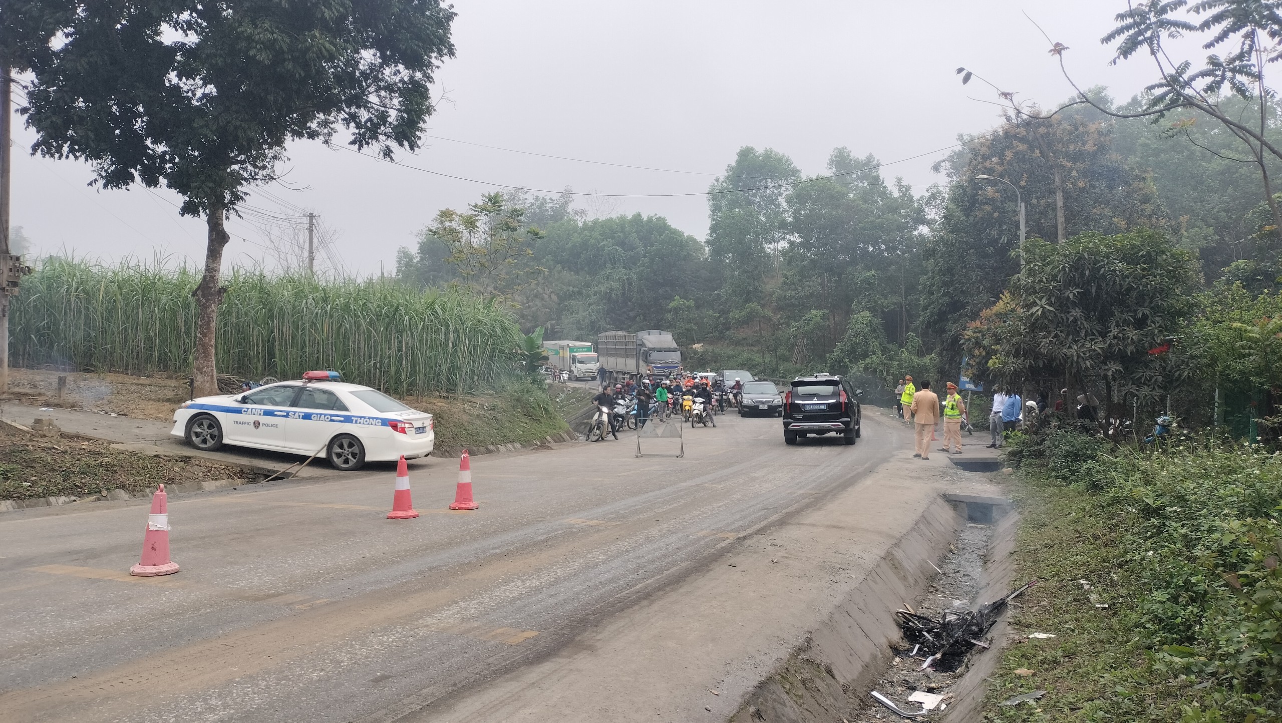 Nh&acirc;n chứng kể ph&uacute;t chứng kiến vụ tai nạn 5 người chết ở Tuy&ecirc;n Quang- Ảnh 2.