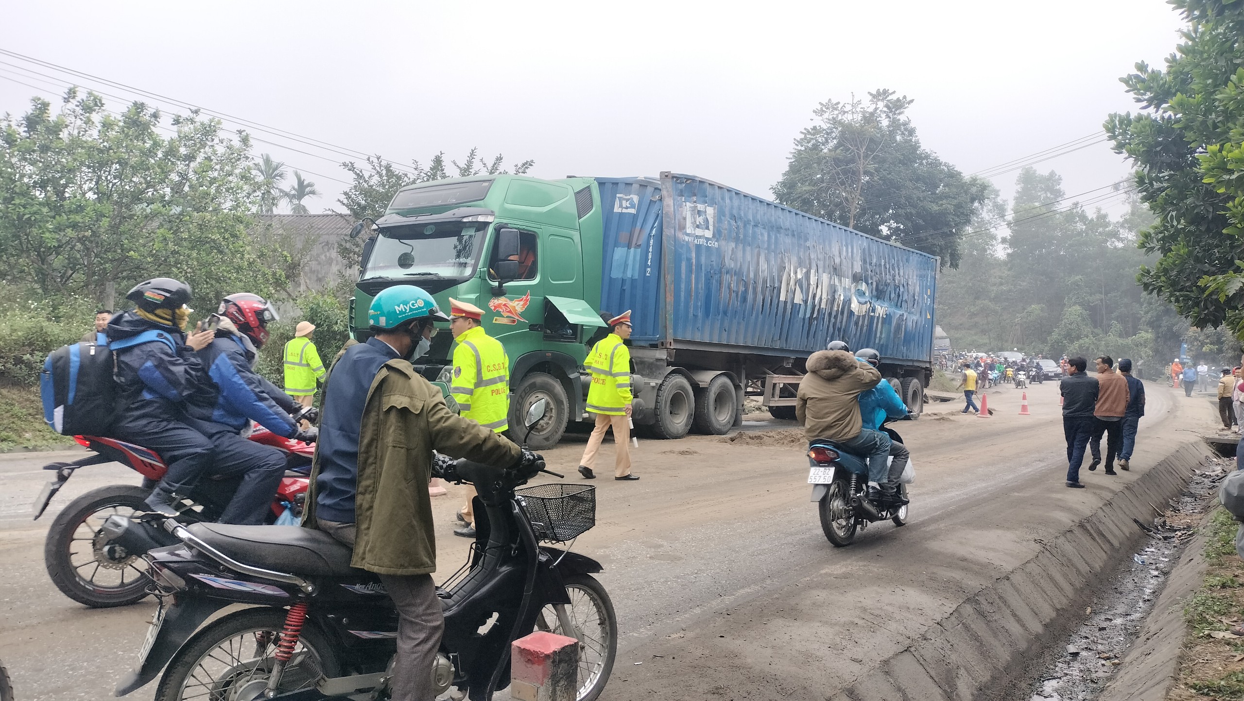 Nh&acirc;n chứng kể ph&uacute;t chứng kiến vụ tai nạn 5 người chết ở Tuy&ecirc;n Quang- Ảnh 3.