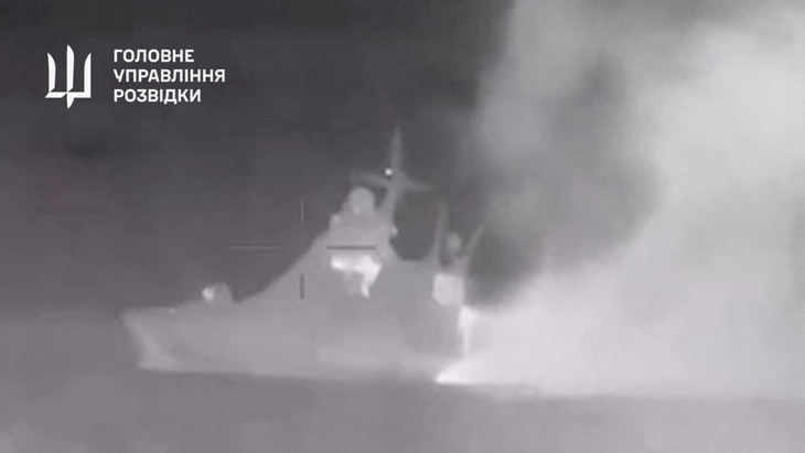 Ukraine tuy&ecirc;n bố đ&aacute;nh ch&igrave;m t&agrave;u tuần tra của Nga gần b&aacute;n đảo Crimea- Ảnh 1.