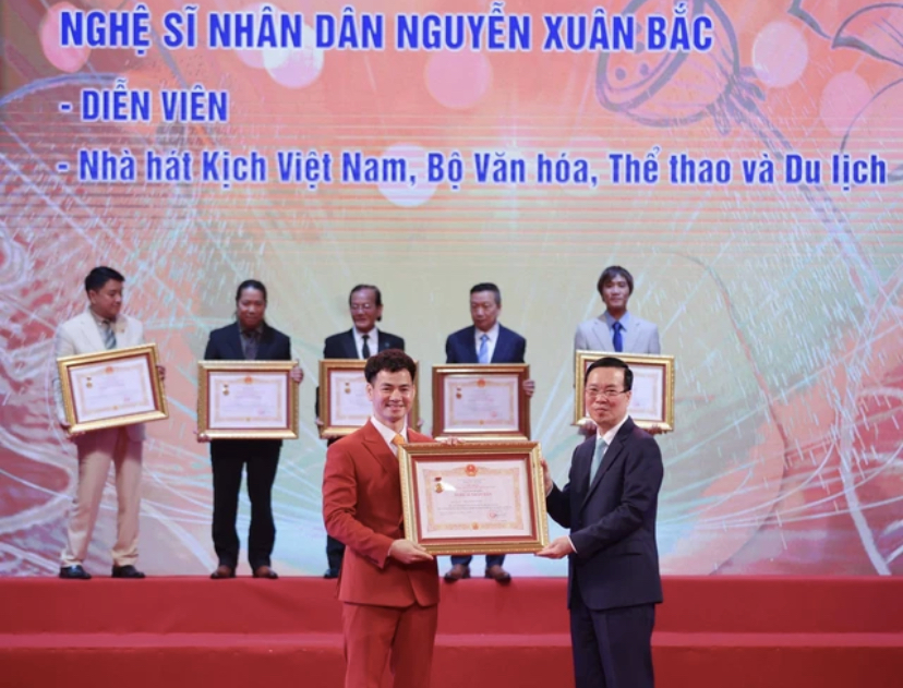 NSND Xu&acirc;n Bắc: Danh hiệu c&oacute; sức nặng đ&egrave; l&ecirc;n vai c&aacute;c nghệ sĩ để họ tiếp tục cố gắng- Ảnh 1.