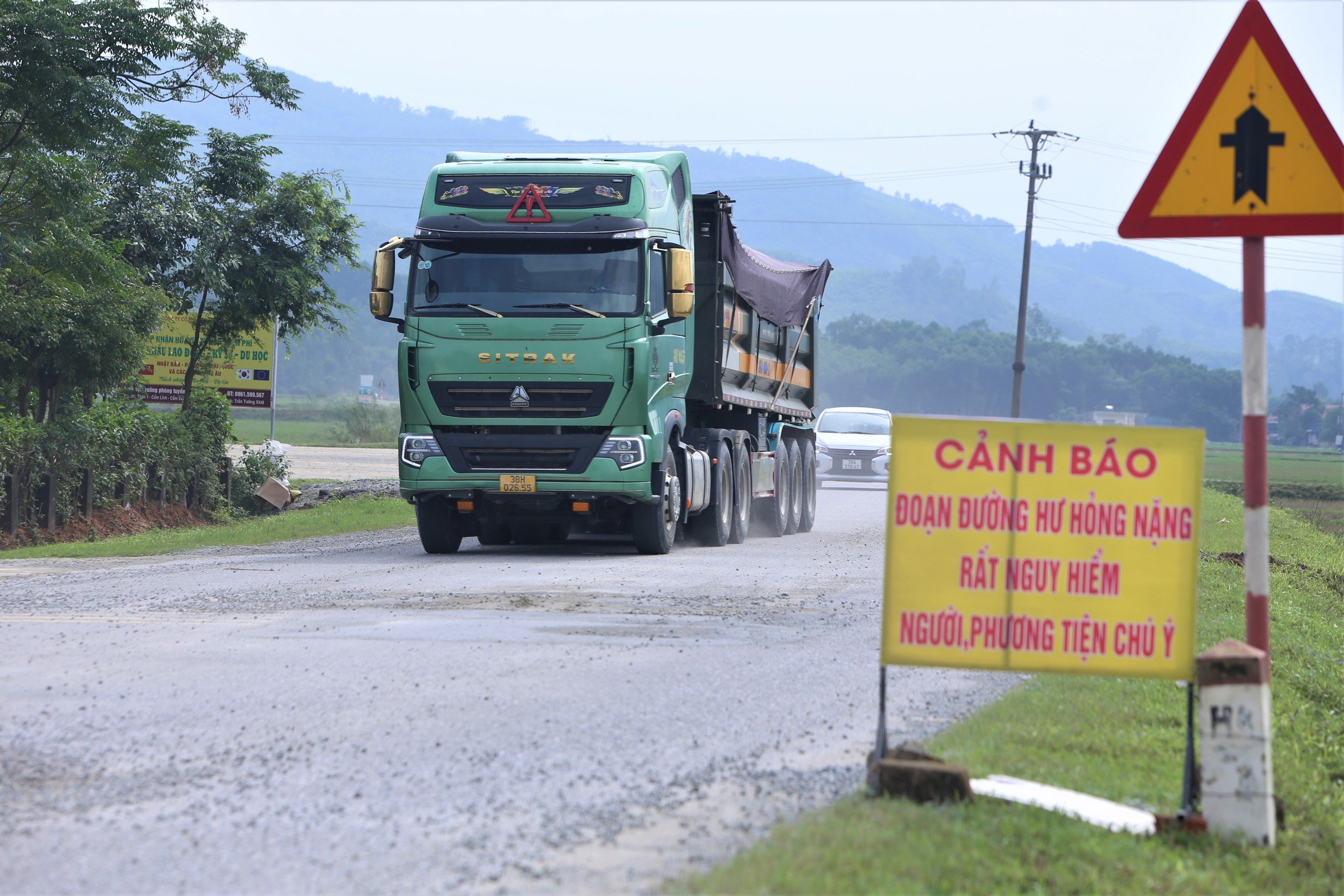 Đường ven biển H&agrave; Tĩnh xuống cấp: V&igrave; sao chưa được sửa chữa?- Ảnh 10.