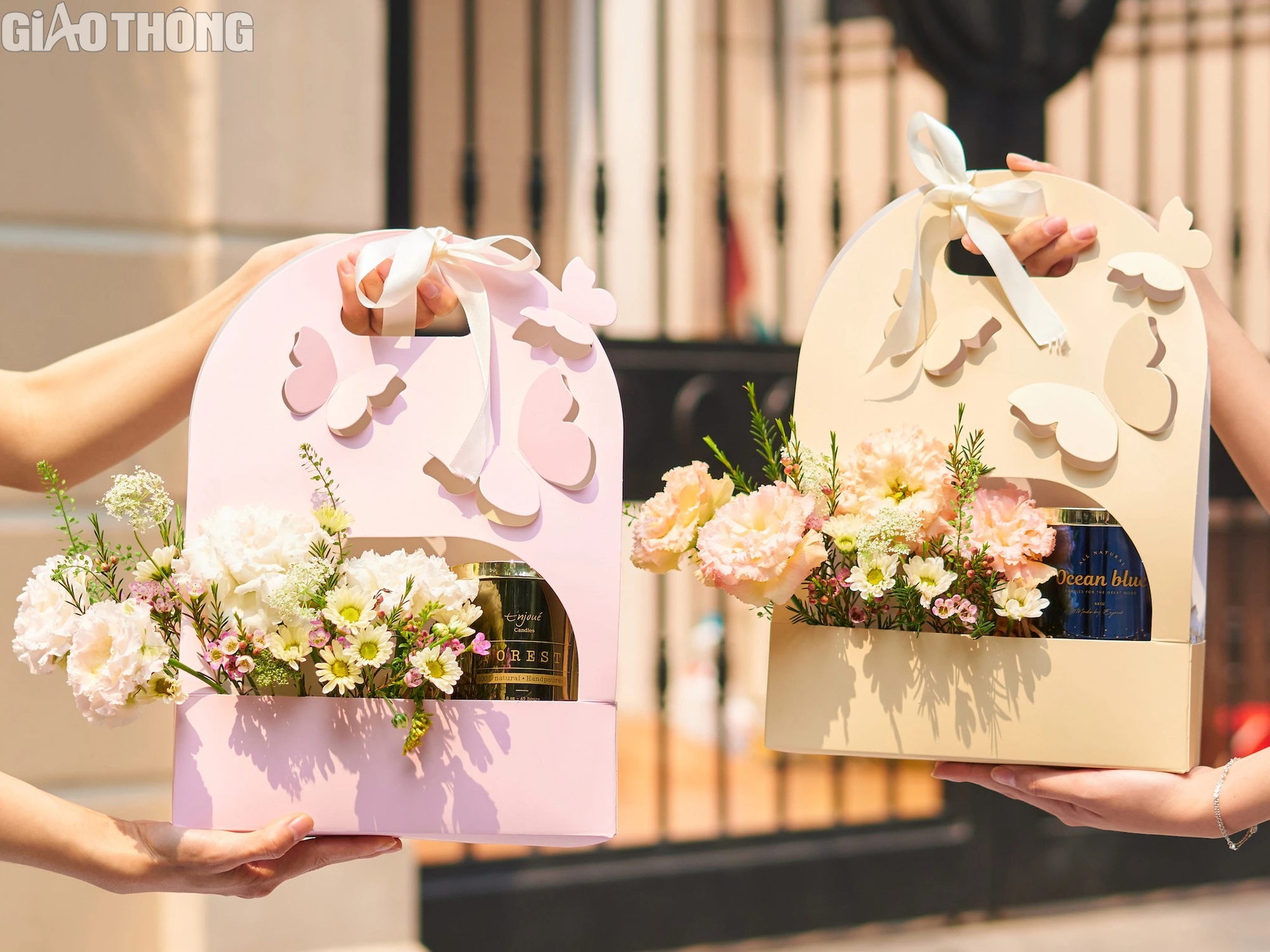 Hoa kết hợp b&aacute;nh kem, nến thơm h&uacute;t kh&aacute;ch dịp 8/3- Ảnh 8.