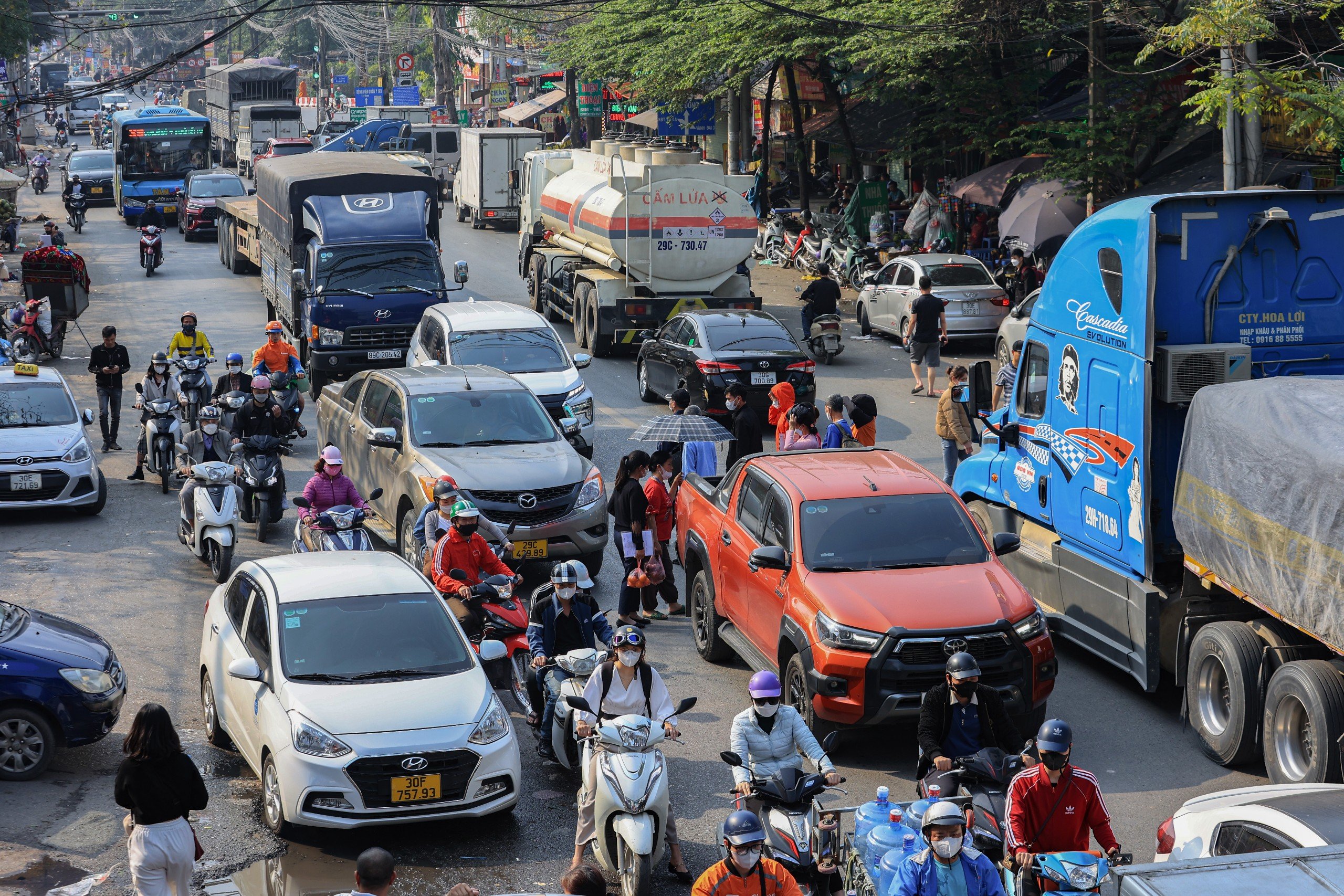 Đường 70 đoạn H&agrave; Đ&ocirc;ng - Văn Điển trước khi được đầu tư 2.800 tỷ mở rộng- Ảnh 3.