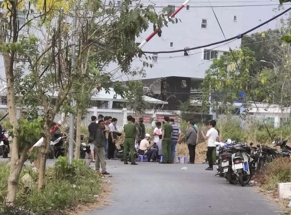 TP.HCM: Đ&acirc;m t&agrave;i xế xe &ocirc;m c&ocirc;ng nghệ, cướp xe- Ảnh 1.