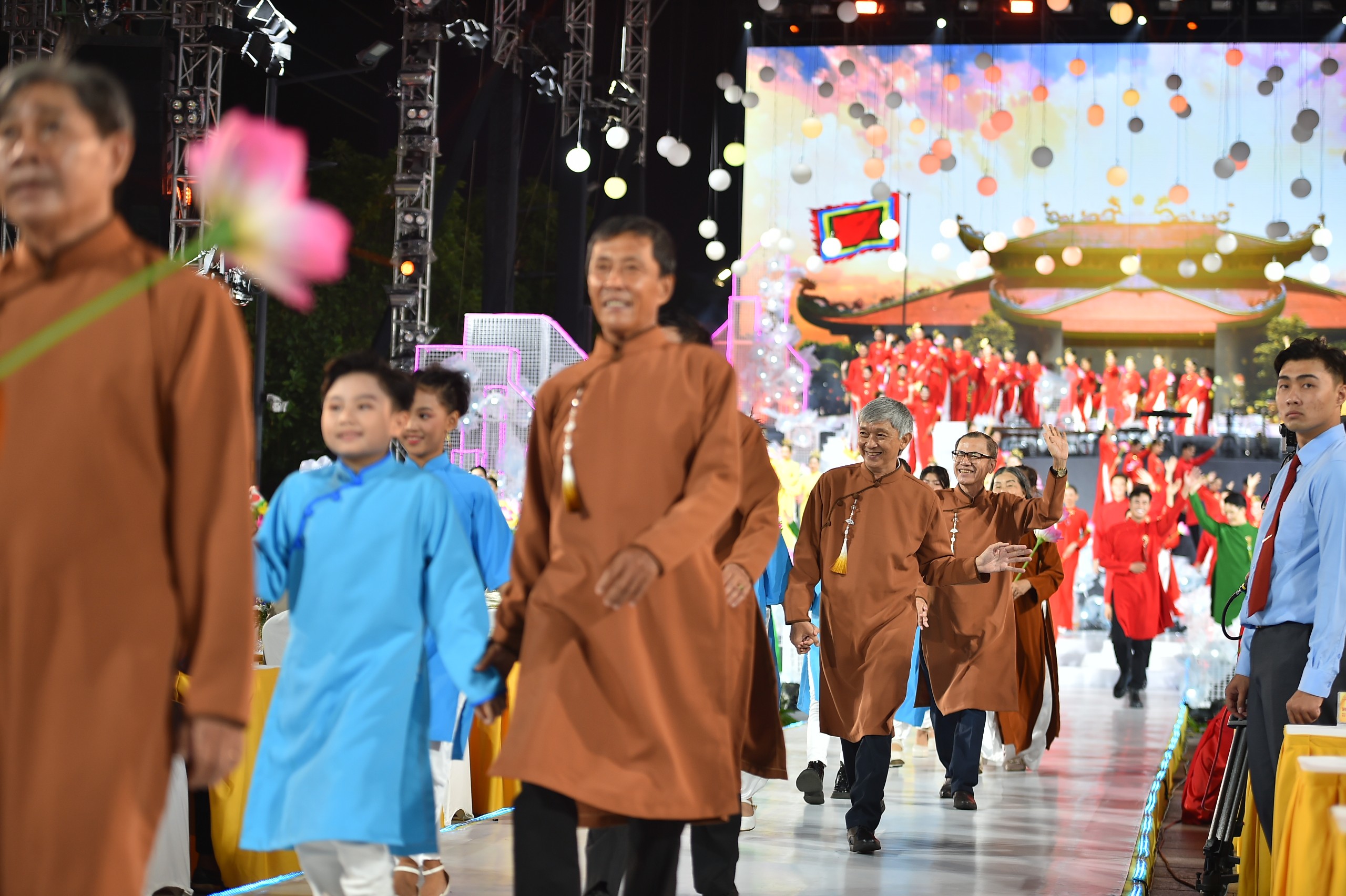 Duy&ecirc;n d&aacute;ng đ&ecirc;m khai mạc lễ hội &Aacute;o d&agrave;i TP.HCM lần thứ 10- Ảnh 5.