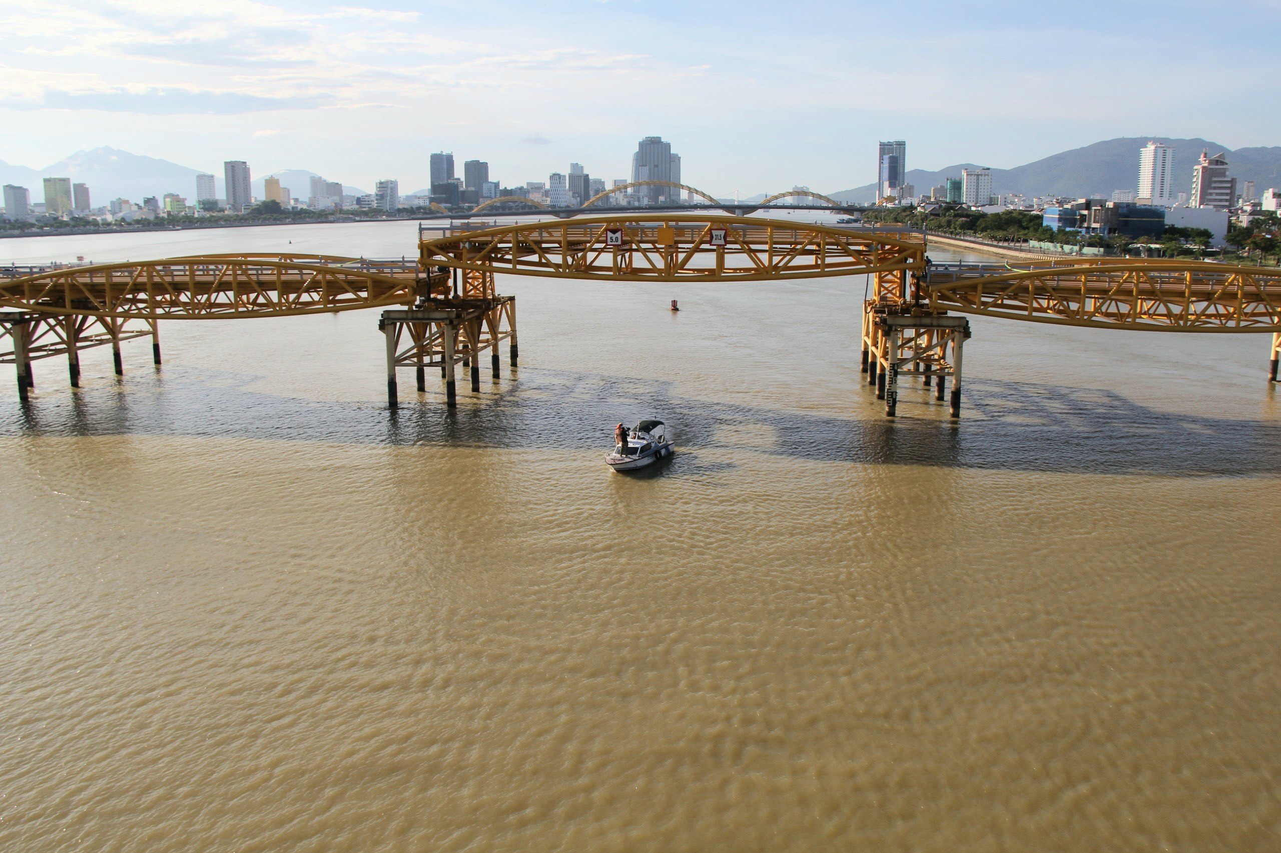Kết nối giao th&ocirc;ng để tổ chức phố đi bộ, du lịch đ&ecirc;m tr&ecirc;n cầu Nguyễn Văn Trỗi- Ảnh 1.