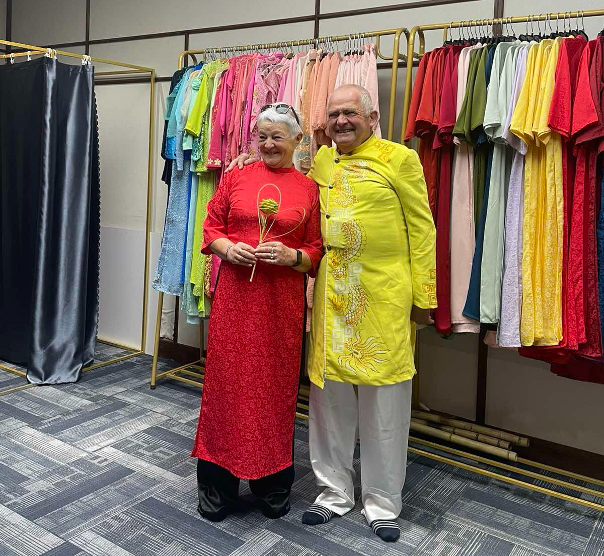 Hơn 5.000 người tham gia đồng diễn truyền cảm hứng th&ocirc;ng điệp 