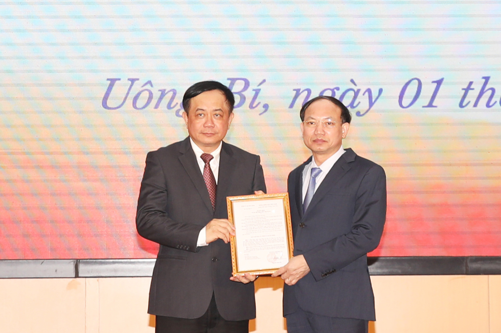 Quảng Ninh điều động, bổ nhiệm nhiều c&aacute;n bộ l&atilde;nh đạo sở, ng&agrave;nh, địa phương- Ảnh 2.
