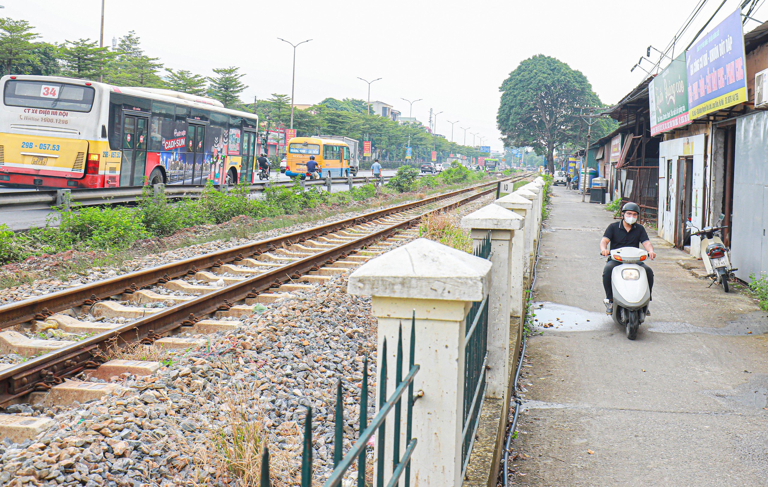 Kiến nghị sử dụng h&agrave;nh lang đường sắt l&agrave;m đường gom- Ảnh 1.