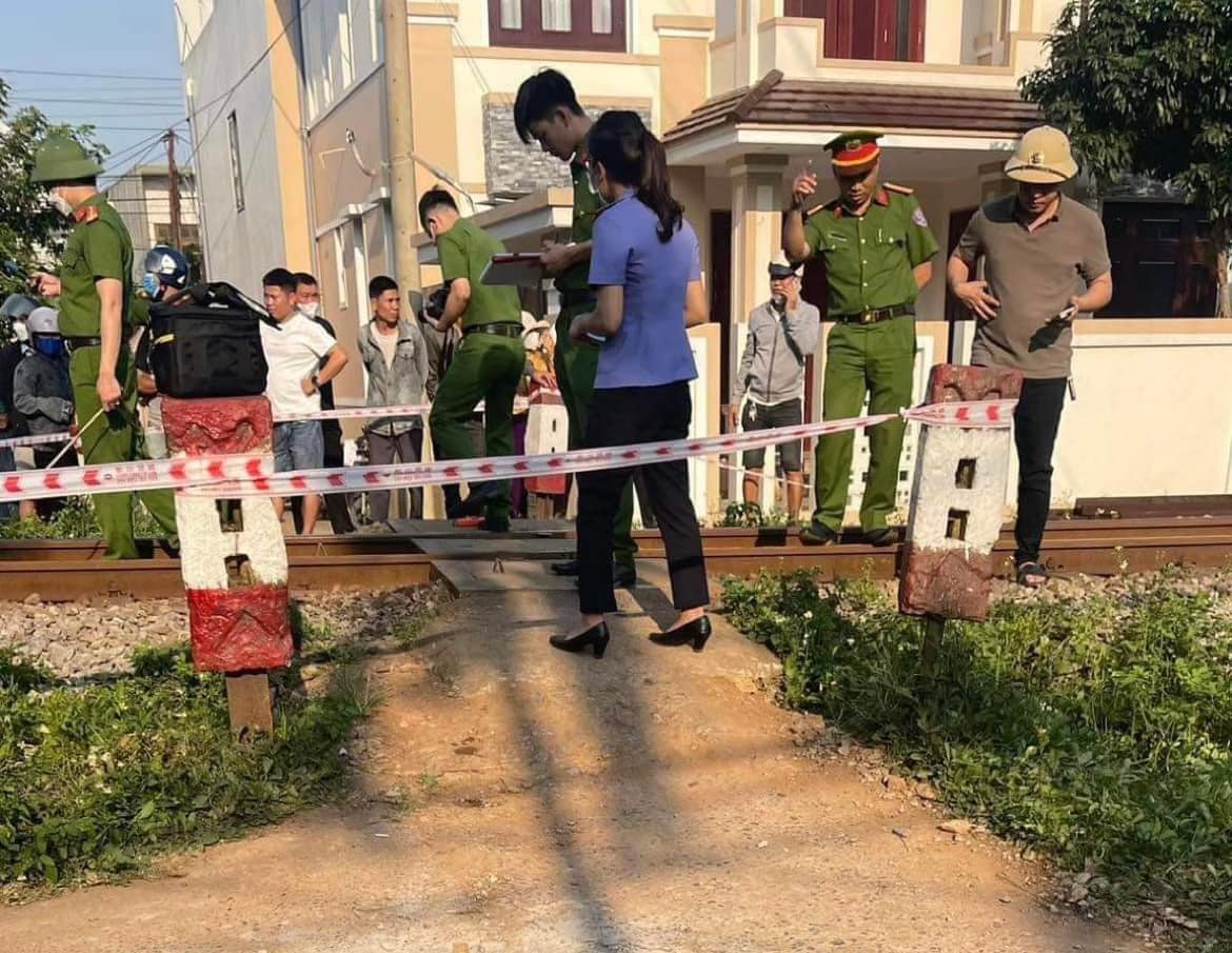 Người đ&agrave;n &ocirc;ng bị t&agrave;u hỏa t&ocirc;ng tử vong ở Quảng Trị- Ảnh 1.