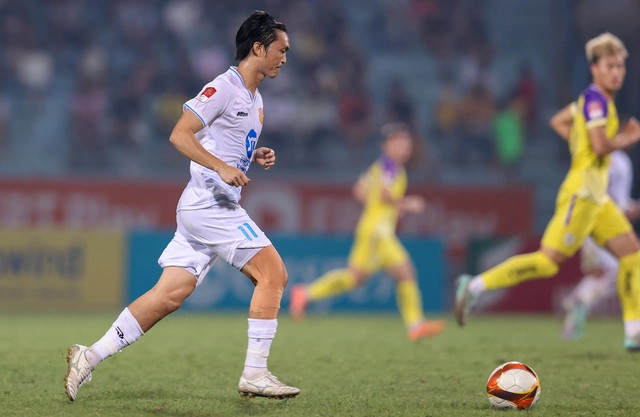 Tuấn Anh sẽ có điều mà anh không thể làm trong gần 1 thập kỷ ở HAGL?- Ảnh 2. Tuấn Anh sẽ có điều mà anh không thể làm trong gần 1 thập kỷ ở HAGL?- Ảnh 2.