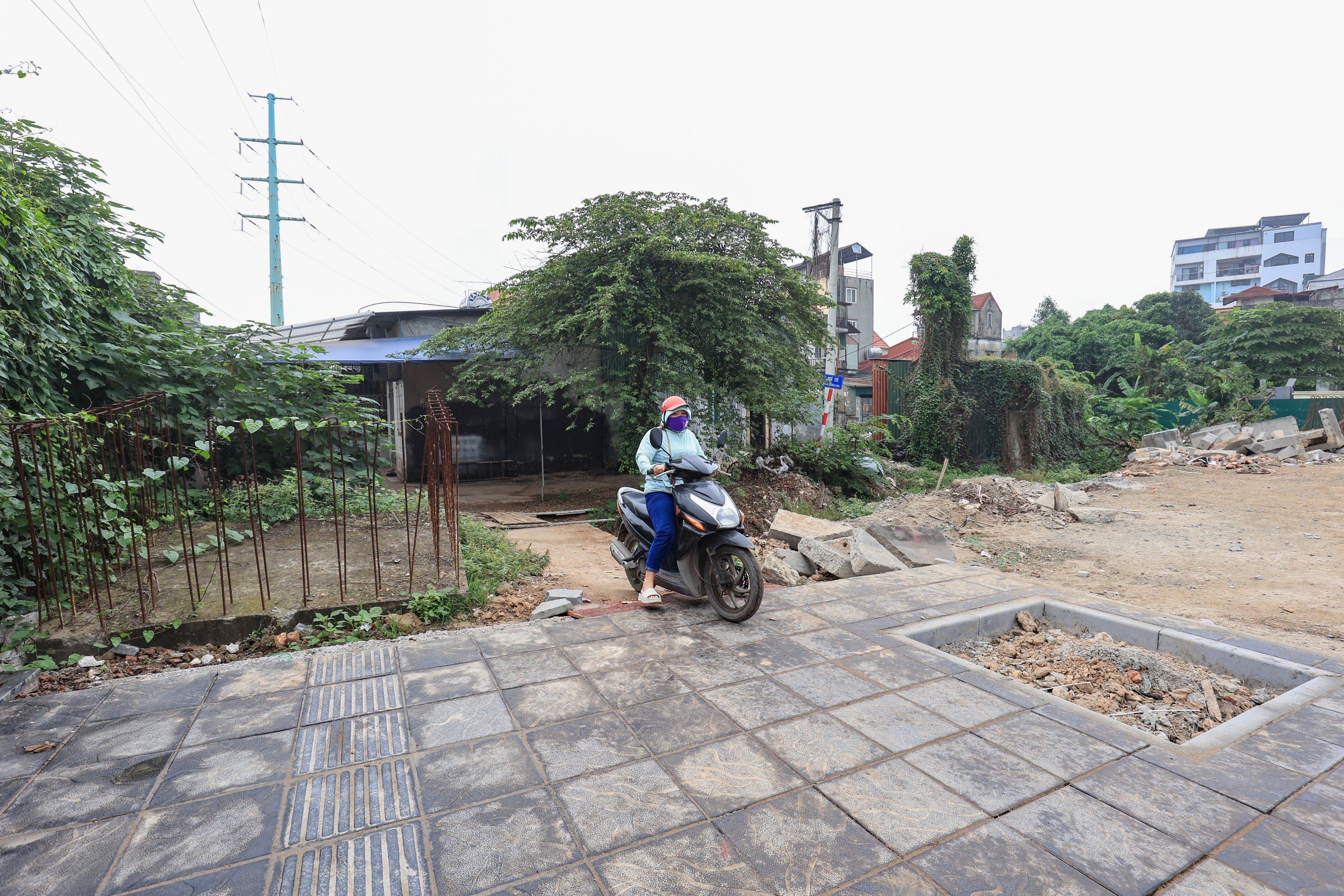 Đường nối khu đ&ocirc; thị Xu&acirc;n Phương đi quốc lộ 32 vẫn dang dở sau nhiều năm thi c&ocirc;ng- Ảnh 14.