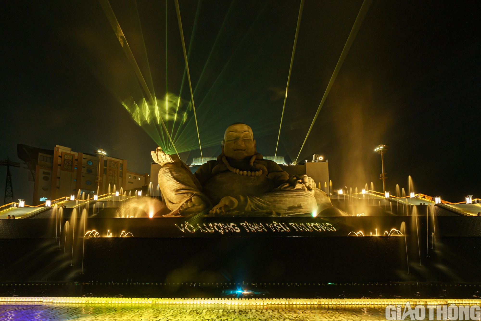 Khoảnh khắc m&acirc;y phủ huyền ảo tr&ecirc;n đỉnh n&uacute;i B&agrave; Đen T&acirc;y Ninh- Ảnh 12.