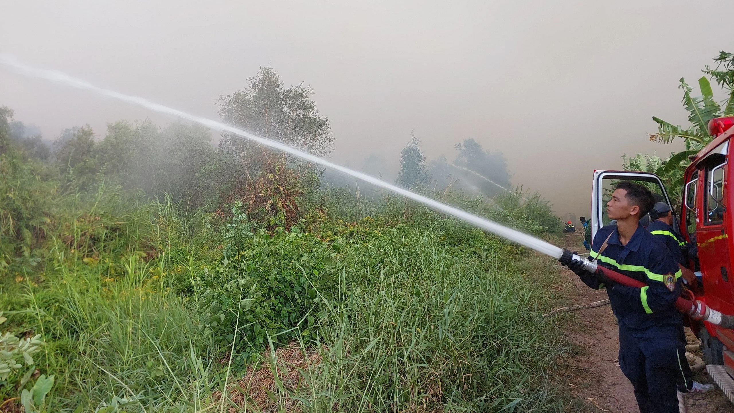 Đang ch&aacute;y lớn ở C&agrave; Mau- Ảnh 5.