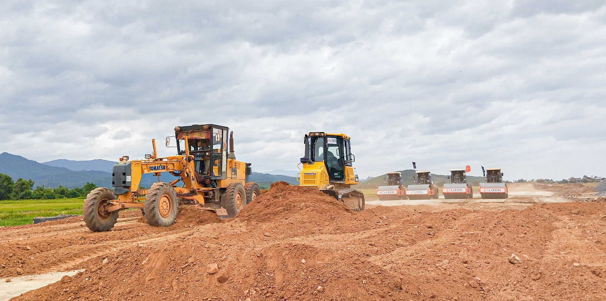 Thủ tướng y&ecirc;u cầu đẩy nhanh tiến độ c&aacute;c dự &aacute;n giao th&ocirc;ng trọng điểm- Ảnh 2.