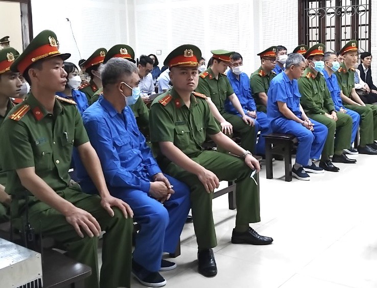 Cựu Gi&aacute;m đốc C&ocirc;ng an TP Hải Ph&ograve;ng Đỗ Hữu Ca bất ngờ nhận tội, bị đề nghị 10-11 năm t&ugrave;- Ảnh 2.