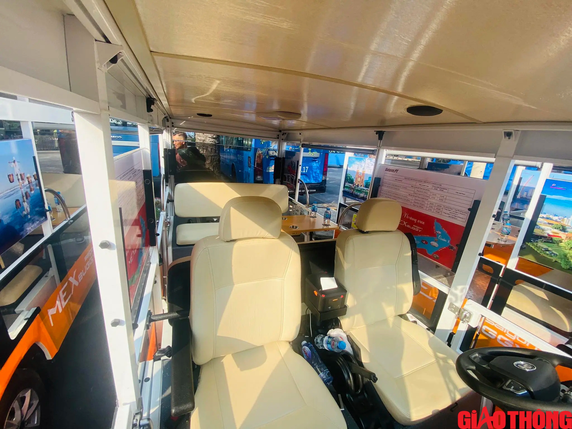 Cận cảnh xe điện MEX Buggy Saigon ng&agrave;y đầu phục vụ du kh&aacute;ch ở TP.HCM- Ảnh 3.