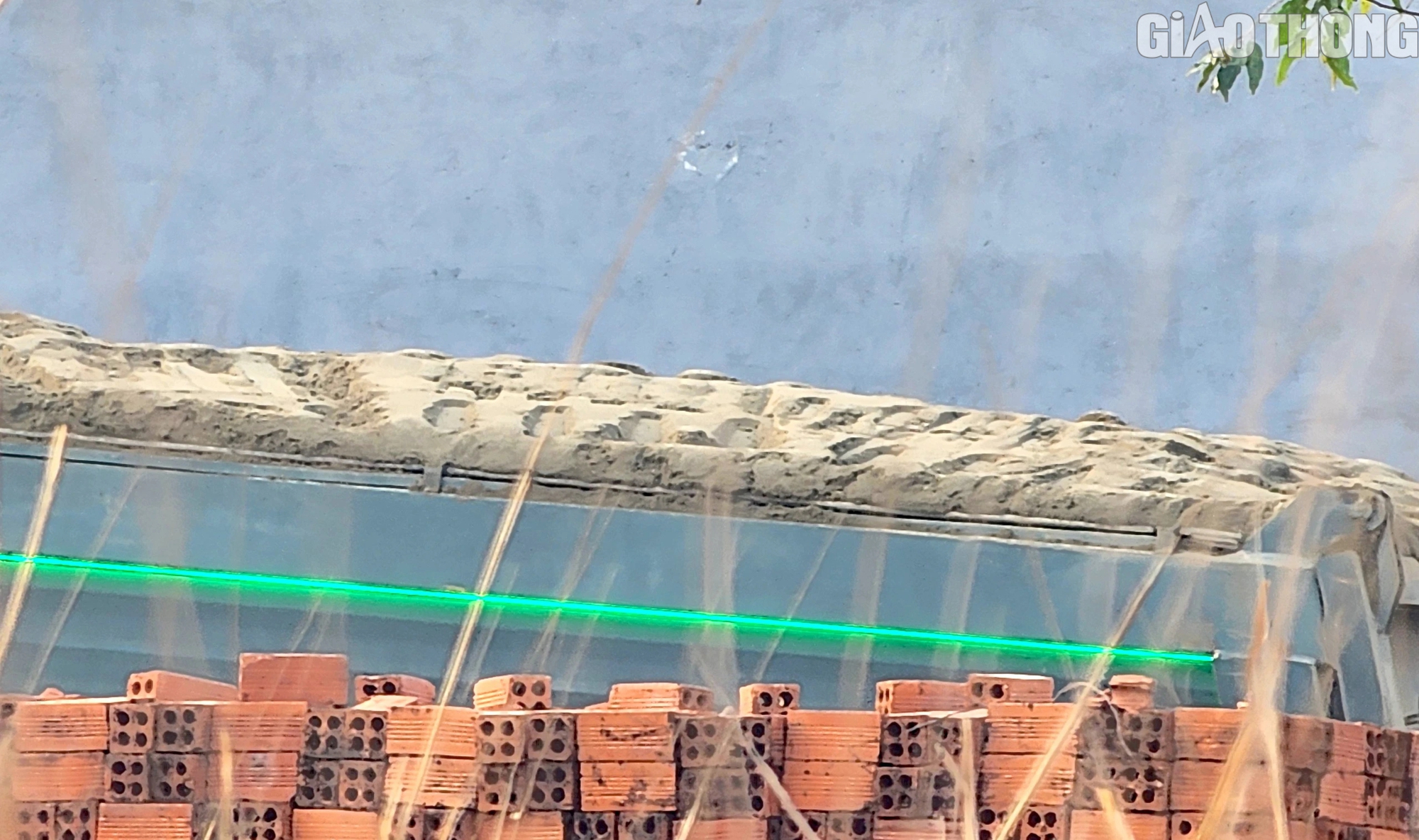 Xe chở c&aacute;t qu&aacute; tải lộng h&agrave;nh ở Đắk Lắk: CSGT đang x&aacute;c minh, xử l&yacute;- Ảnh 4.