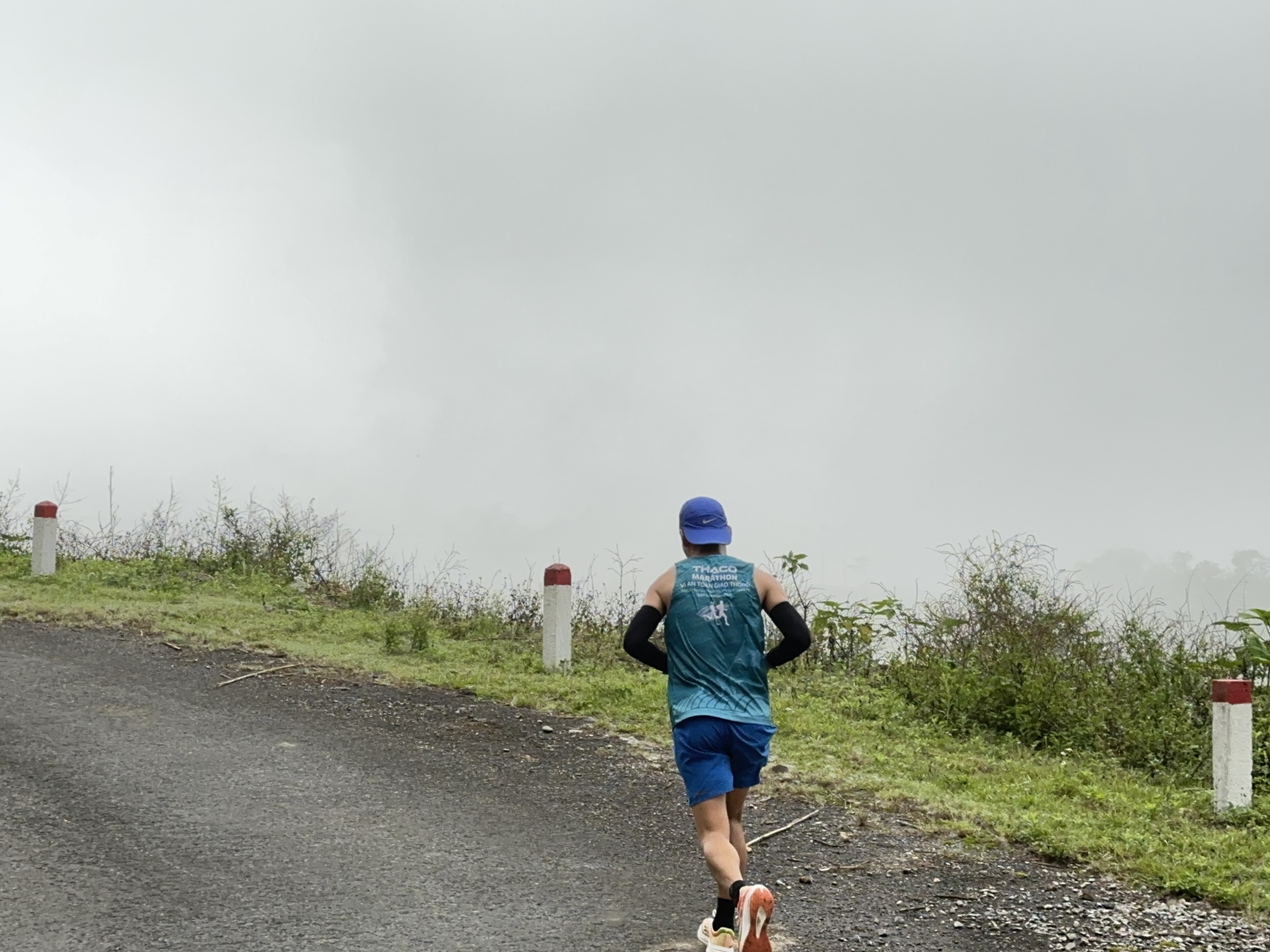 Giải Marathon Vì An toàn giao thông: Chạy 70 giờ xuyên đêm, vượt dốc đến Điện Biên- Ảnh 8. Giải Marathon Vì An toàn giao thông: Chạy 70 giờ xuyên đêm, vượt dốc đến Điện Biên- Ảnh 8.