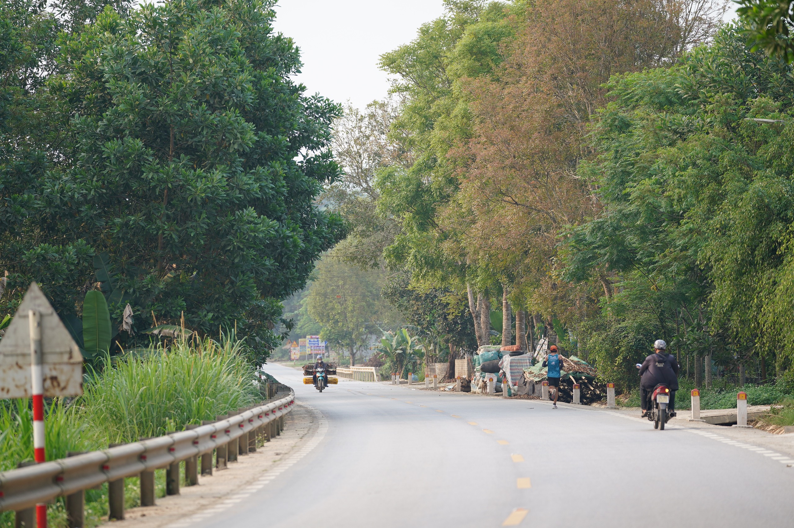 Giải Marathon Vì An toàn giao thông: Chạy 70 giờ xuyên đêm, vượt dốc đến Điện Biên- Ảnh 5. Giải Marathon Vì An toàn giao thông: Chạy 70 giờ xuyên đêm, vượt dốc đến Điện Biên- Ảnh 5.