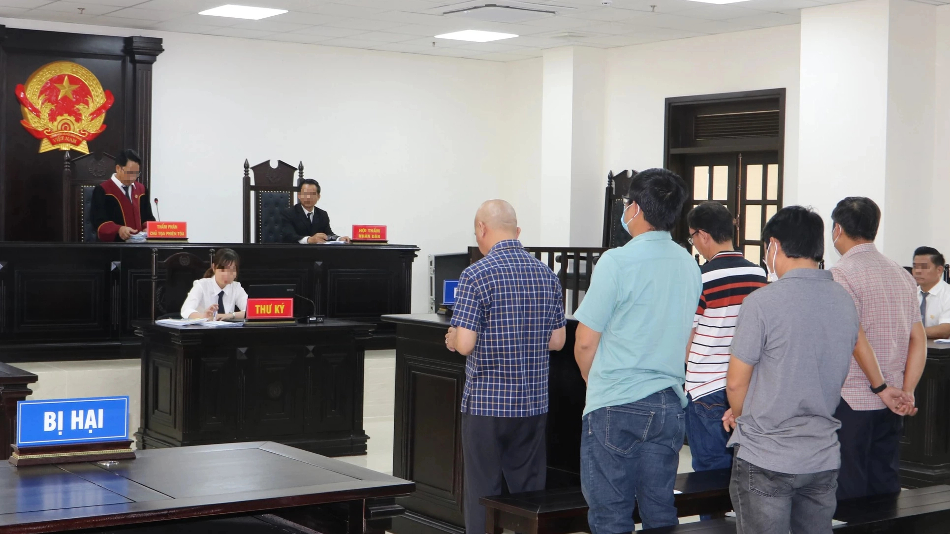 7 cựu c&aacute;n bộ ng&acirc;n h&agrave;ng l&atilde;nh &aacute;n v&igrave; g&acirc;y thất tho&aacute;t hơn 36 tỷ đồng- Ảnh 1.