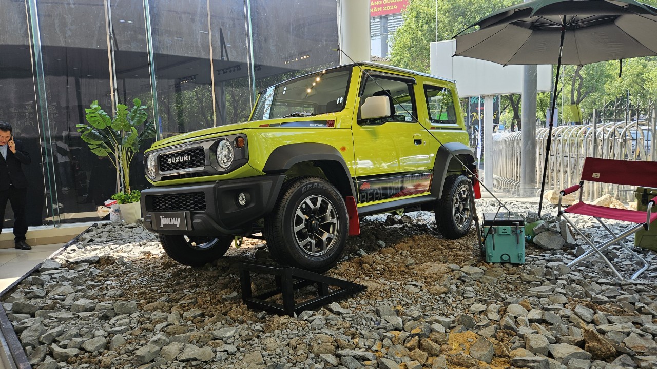 Giá đắt đỏ, Toyota Land Cruiser vẫn bán chạy hơn nhiều xe bình dân - Ảnh 2.