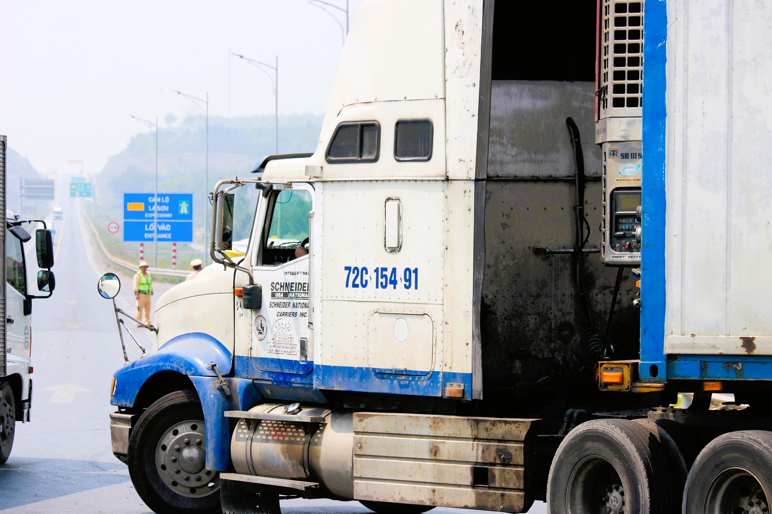 Sau 1 tuần ph&acirc;n luồng xe v&agrave;o cao tốc Cam Lộ - La Sơn, t&igrave;nh h&igrave;nh giao th&ocirc;ng ra sao?- Ảnh 7.